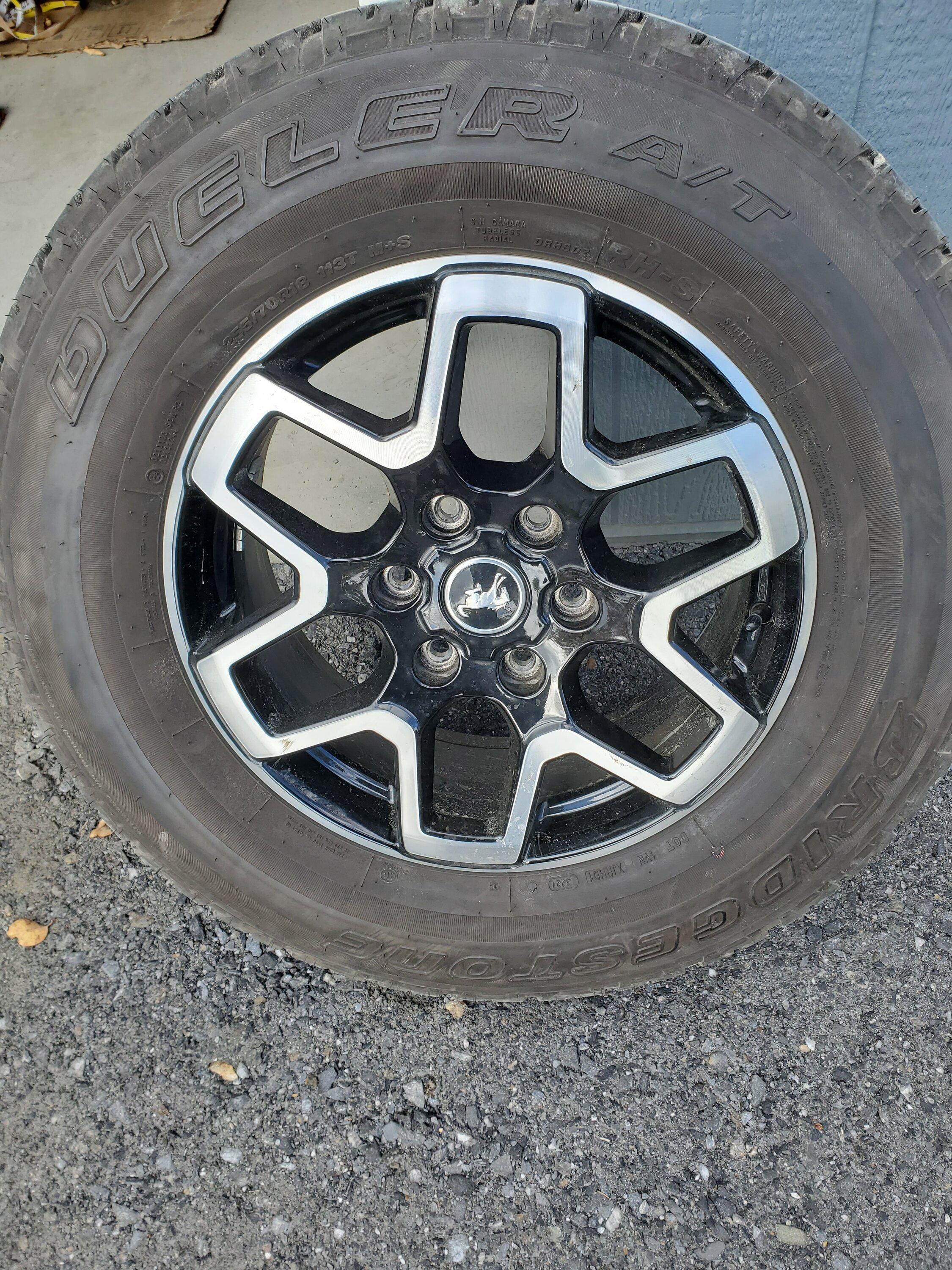 Ford Bronco WTS Outerbanks takeoff bronco tire