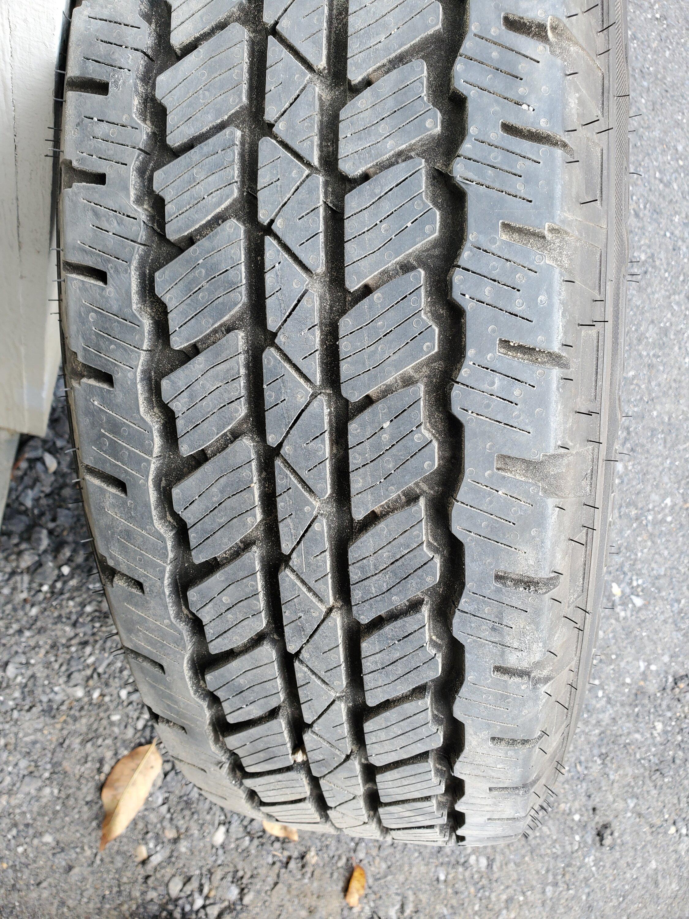 Ford Bronco WTS Outerbanks takeoff bronco tire 2
