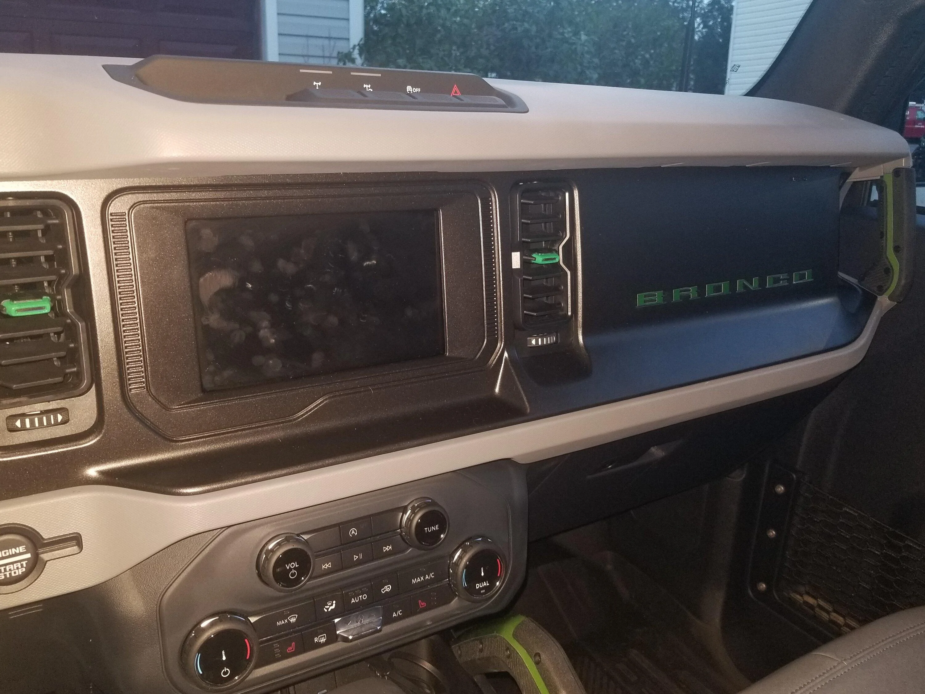 Ford Bronco Changing Interior Air Vents Tab Color? 20220910_191947