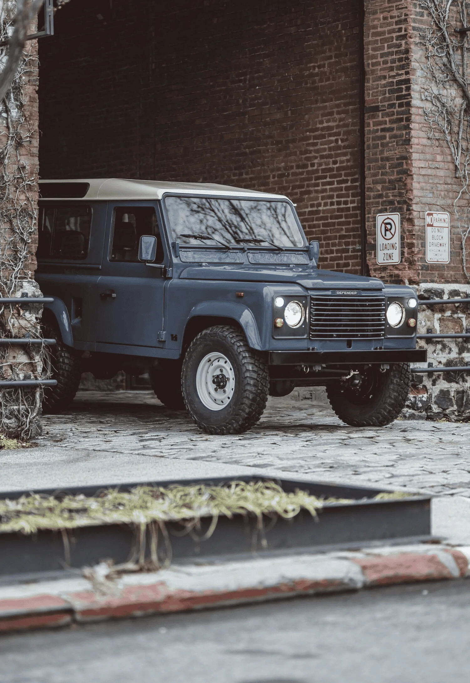 Ford Bronco Quick Survey - Bronco or Defender? 1667665522332