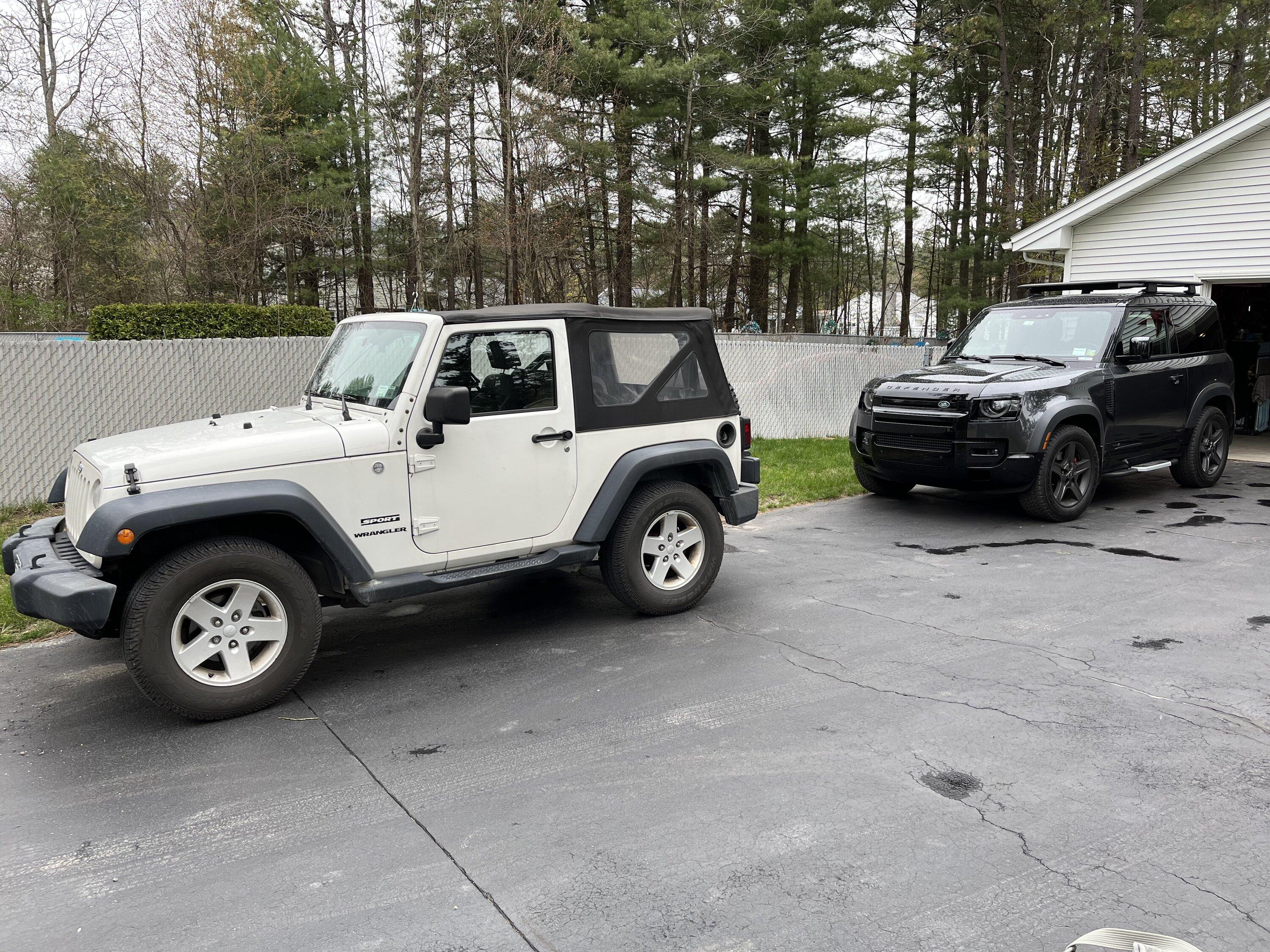 Ford Bronco Quick Survey - Bronco or Defender? EC441119-4636-40DF-A2BB-36BF5A54BE99