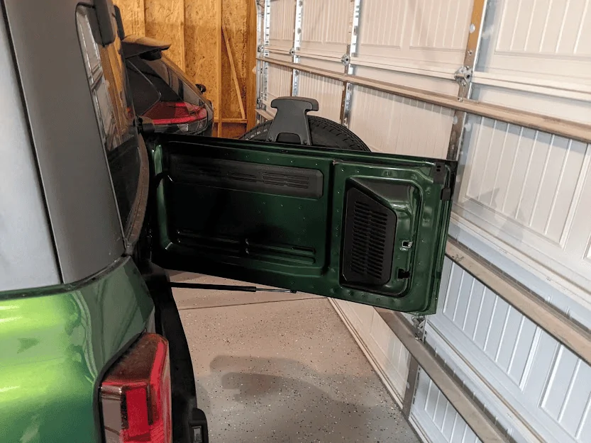Ford Bronco Rear Facing Child Seat & Stroller in a 2-Door Bronco -- My Experience uyU0jthiVRU1IbG6IDPH54psdDsmtj45pXrDOhjS3D03PcCoqg