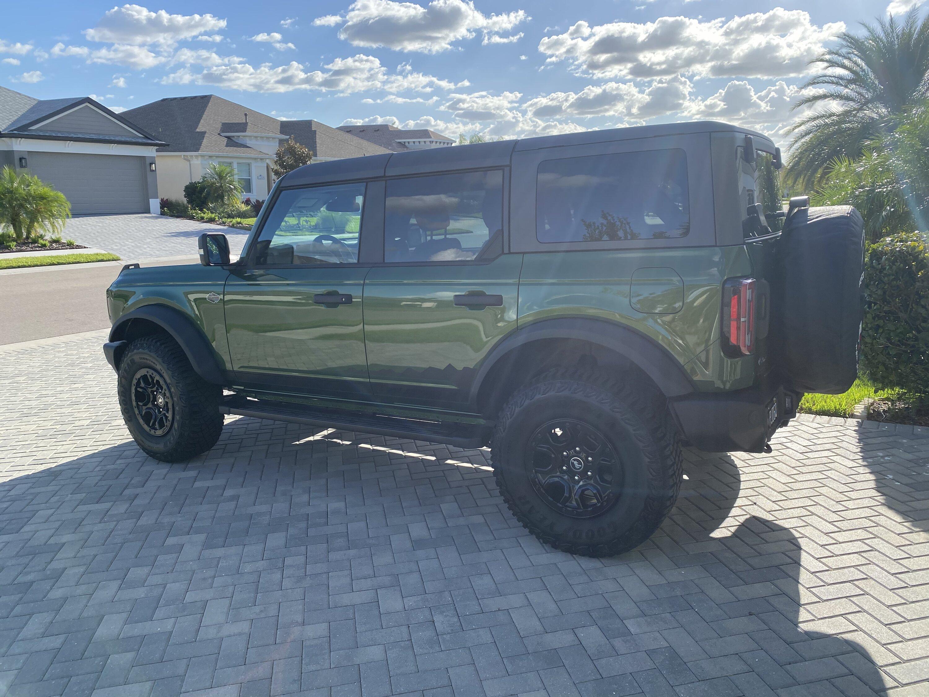 Ford Bronco ERUPTION GREEN Bronco Club 1D9ED09D-5AF9-4BC0-A974-D16ACD189C7C