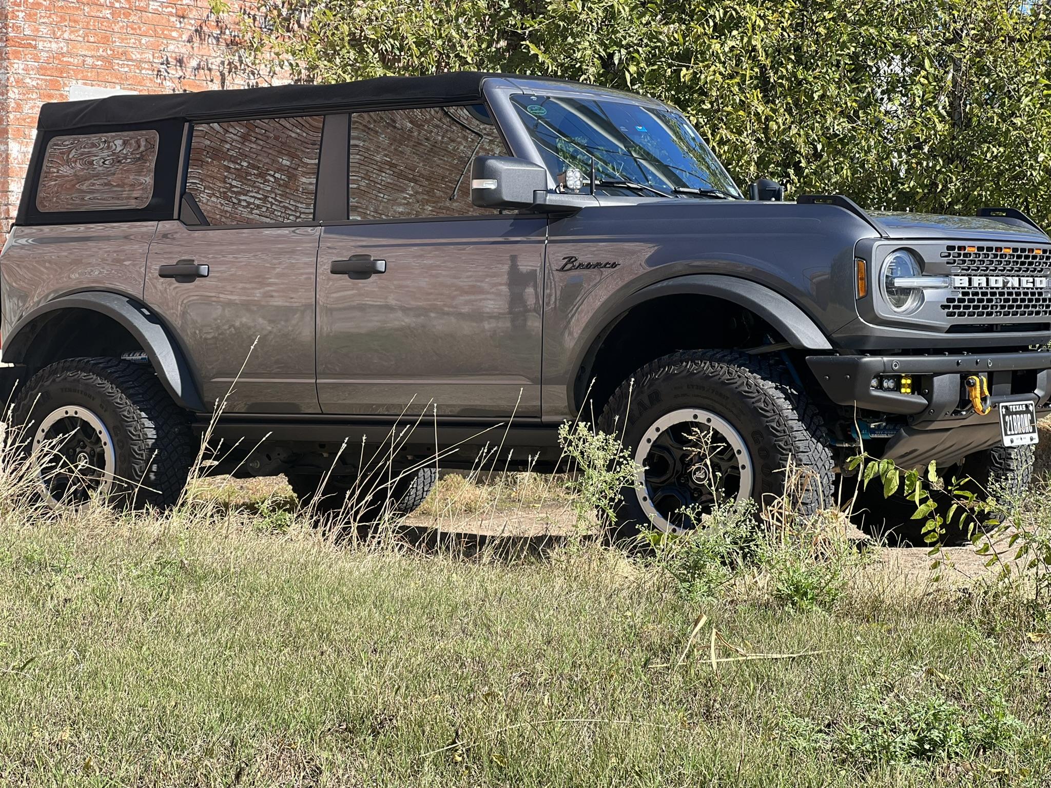 Ford Bronco Not sitting level after King shocks installed IMG_7066.JPEG