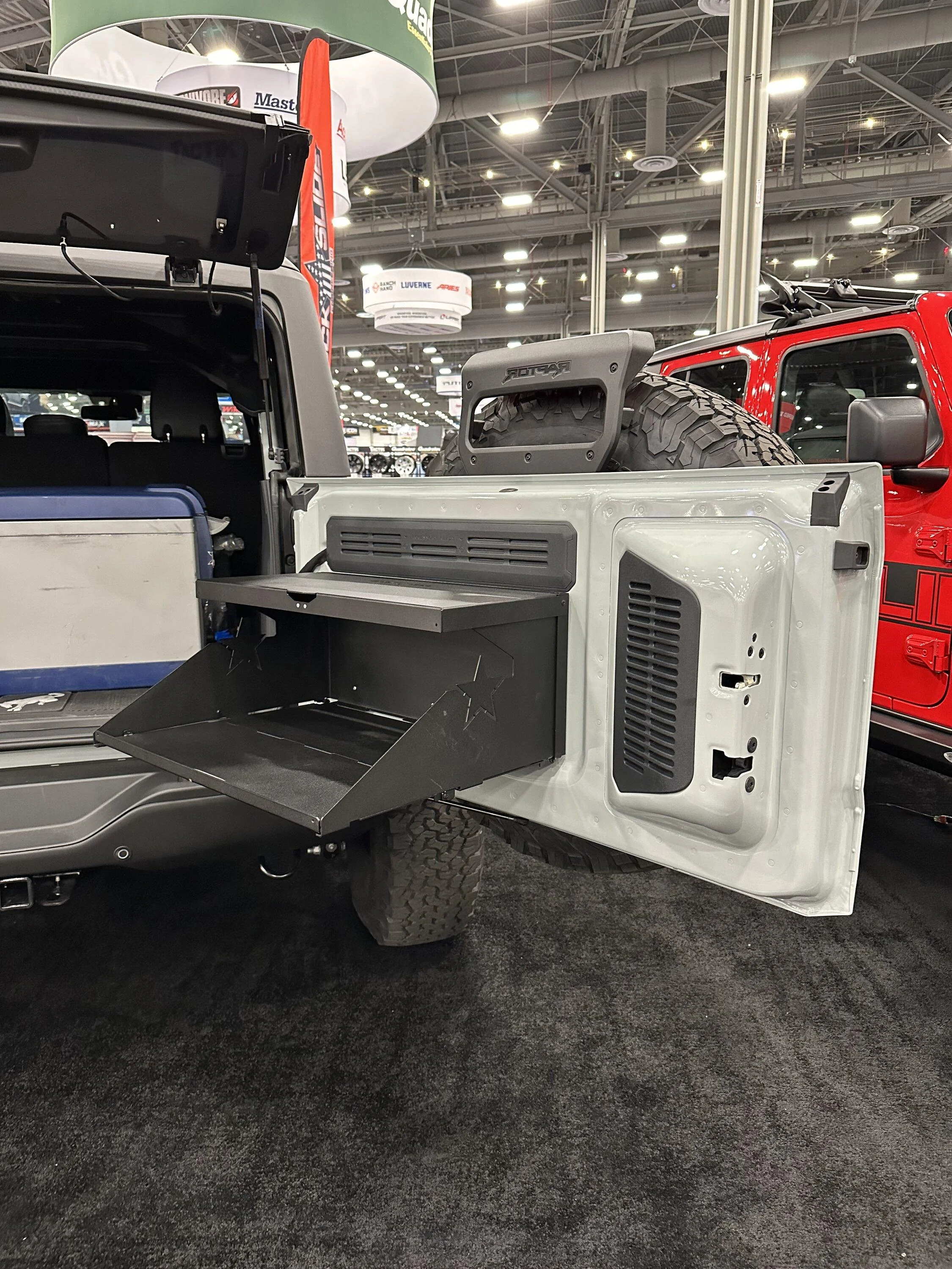 Ford Bronco Tailgate table for Bronco Raptor? IMG_1201