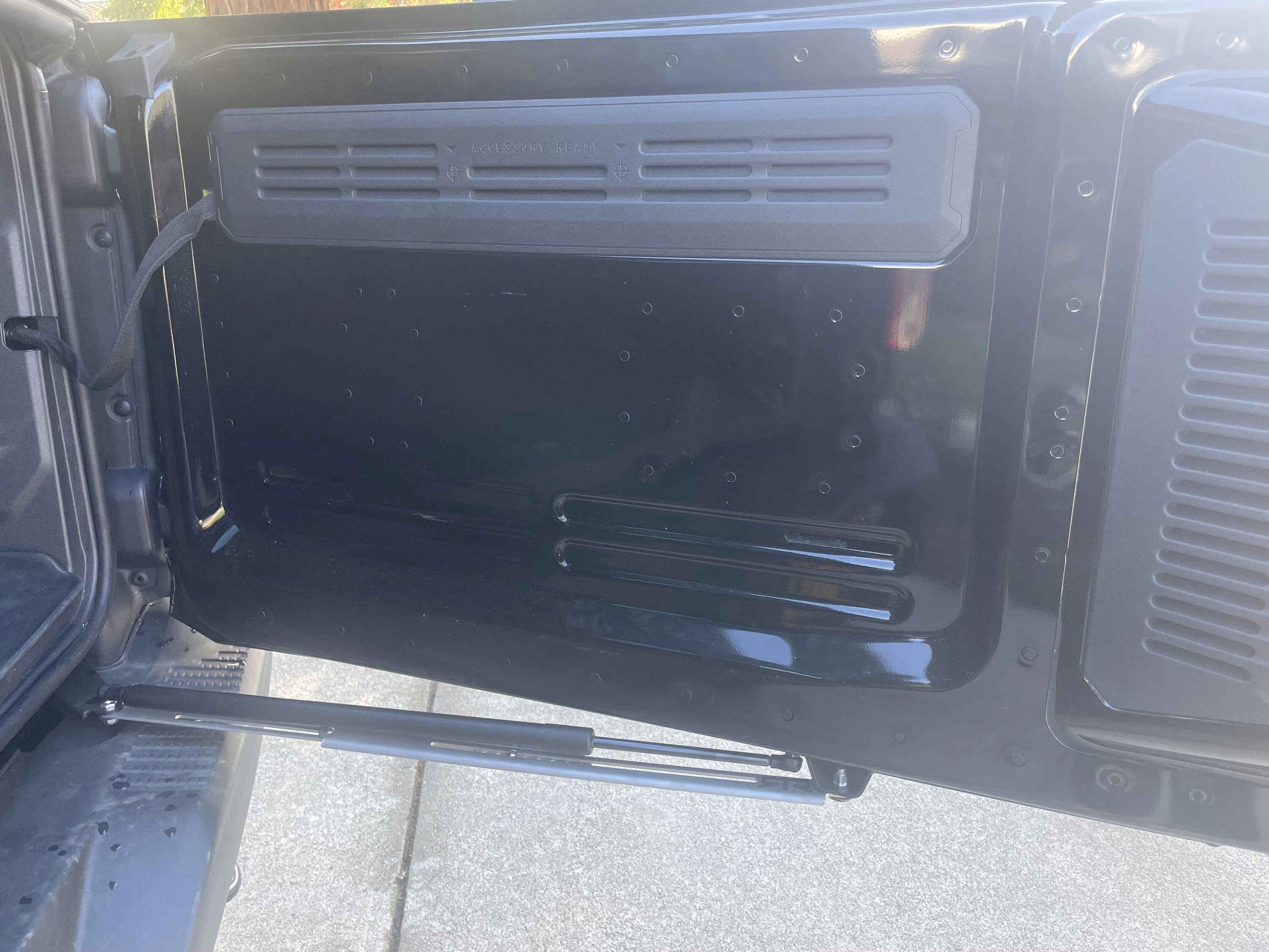 Ford Bronco RTR Adjustable Tailgate Stop tempImageFBY3nd