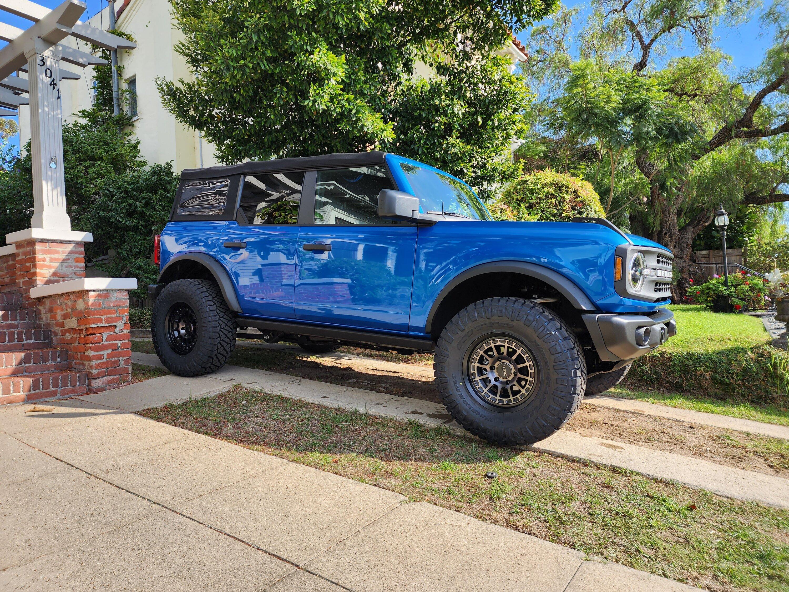 Ford Bronco Show me your lifted Broncos! 20221008_155340