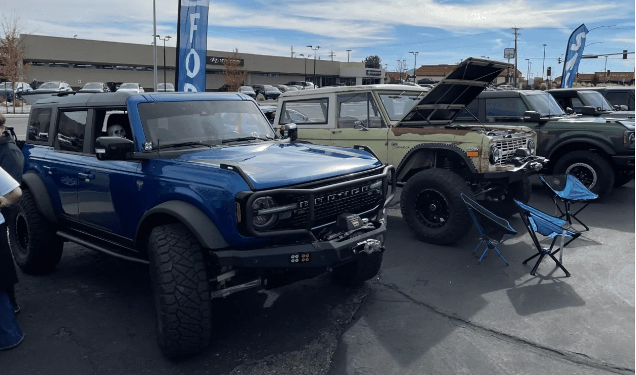 Ford Bronco Past and Present Side by Side: 1970 & 2022 Broncos 1667922254874