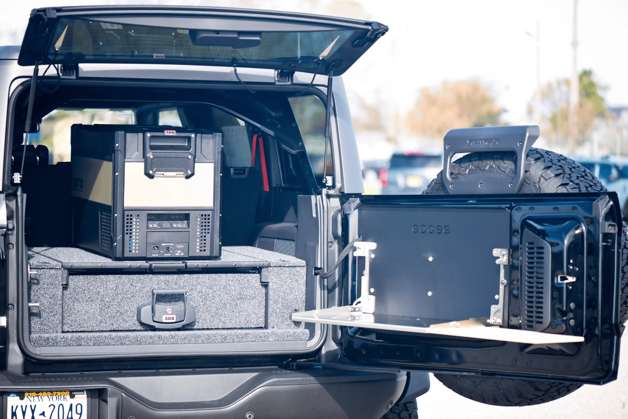 Ford Bronco Tailgate table for Bronco Raptor? 1668024383728