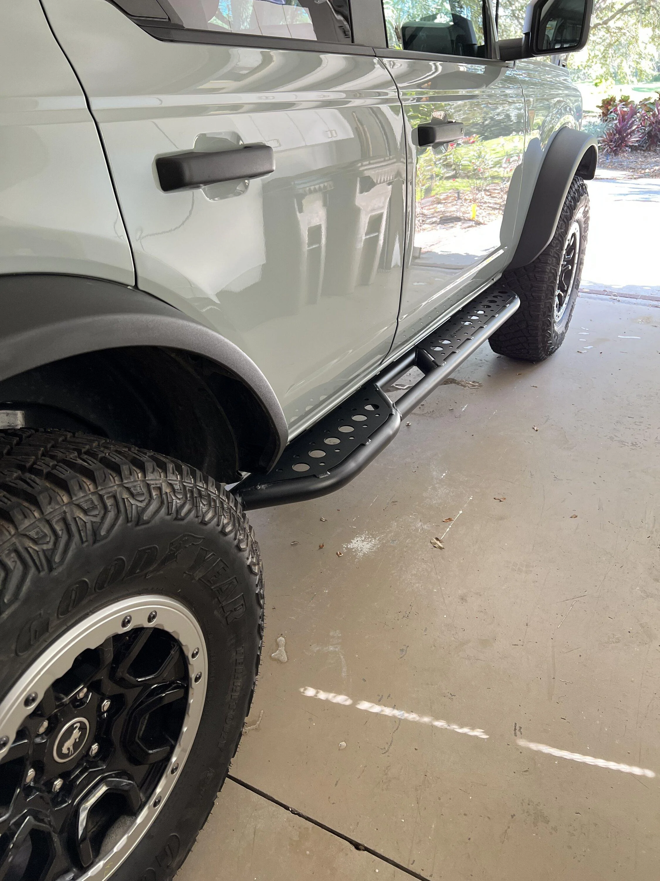 Ford Bronco Installed ZROADZ Steps / Sliders IMG_1084