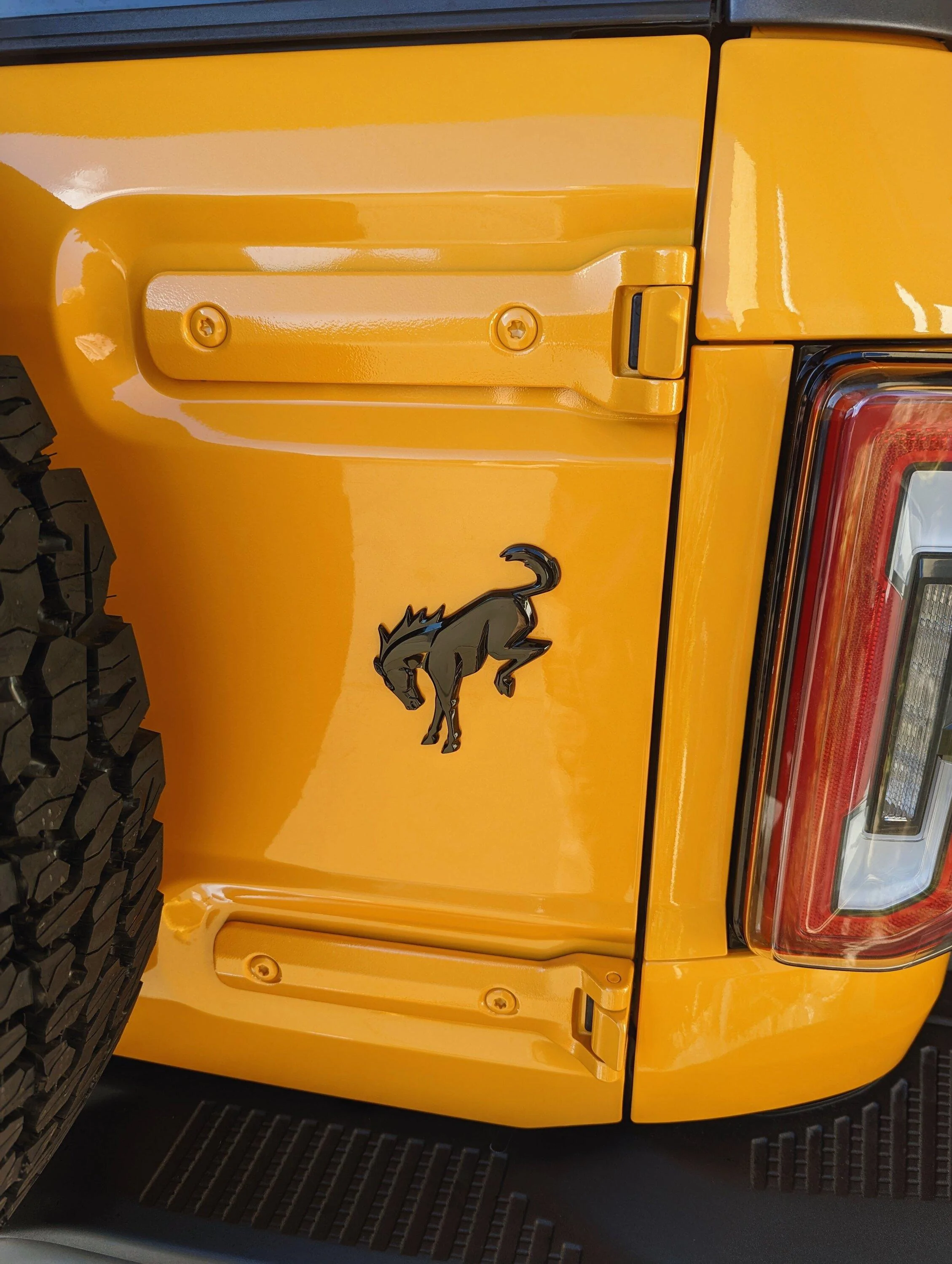 Ford Bronco Saga of the King in Yellow 20220921_BroncoEmblem
