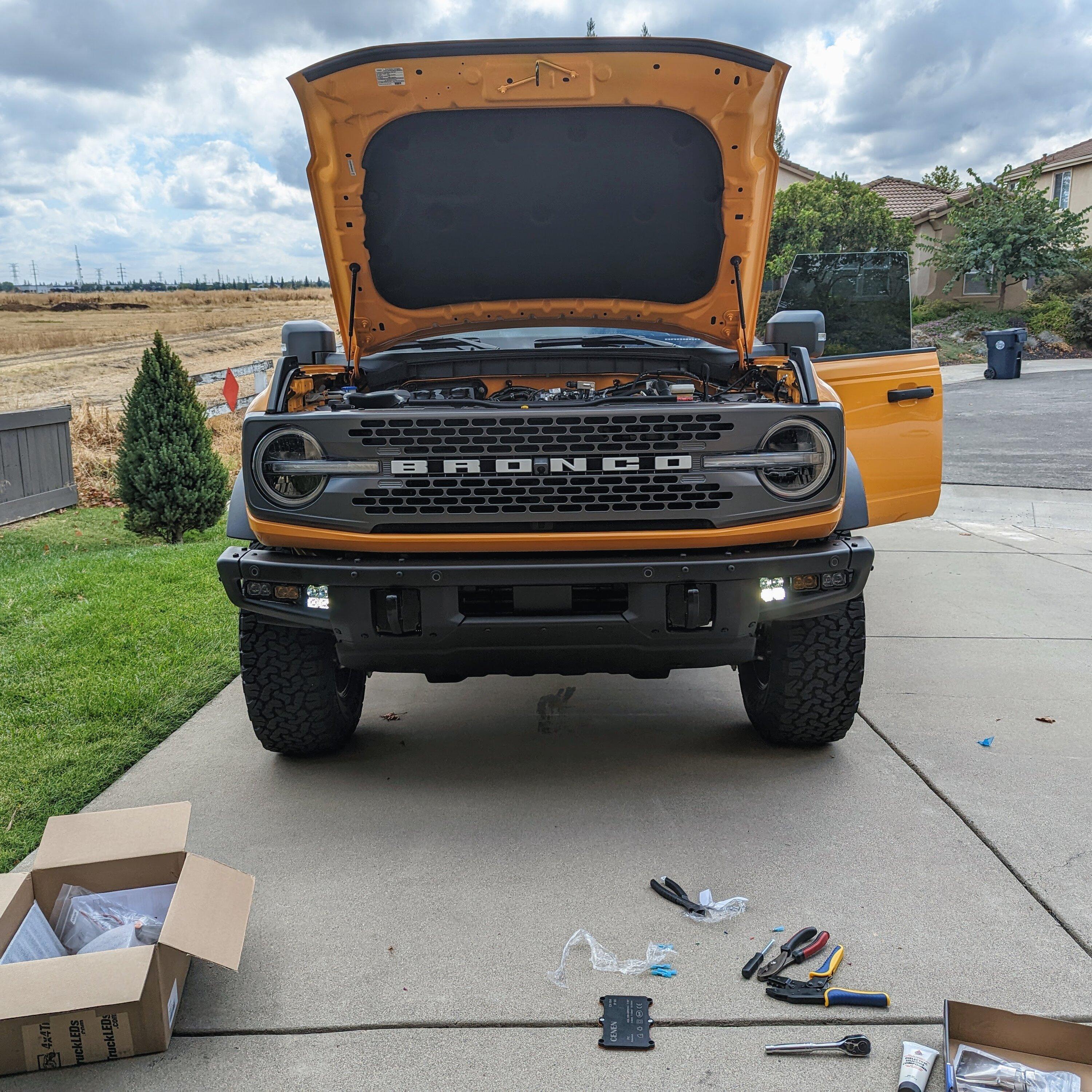 Ford Bronco Saga of the King in Yellow 20220920_ComboLights