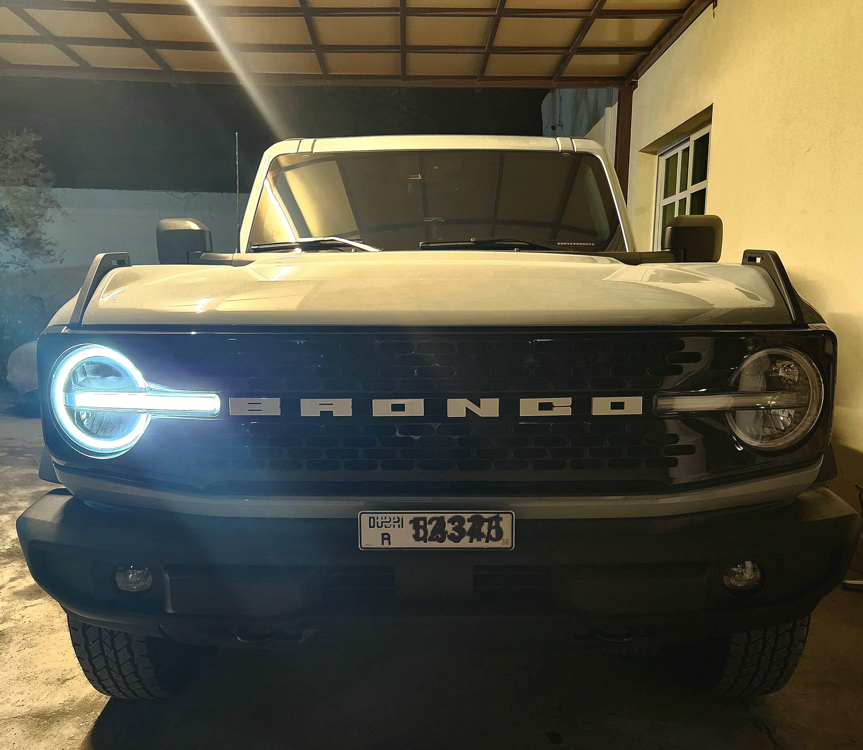 Ford Bronco RH Signature headlight's DRL turns on after shutdown 20221106_224021