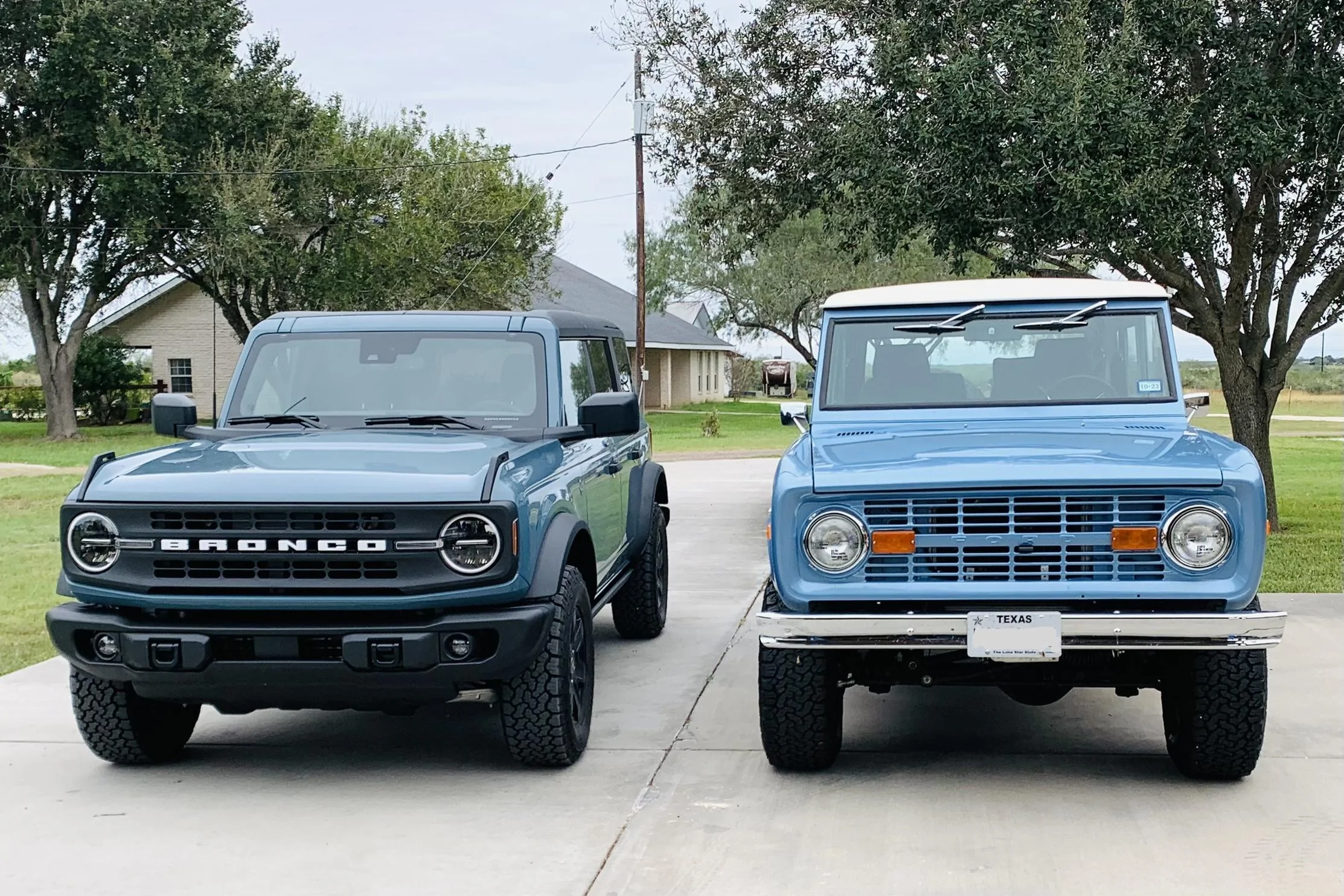 Ford Bronco My girls together! 1970 and 2022 Broncos 8C6D0EA0-8EBE-42A5-BCFC-D45005C4CC48