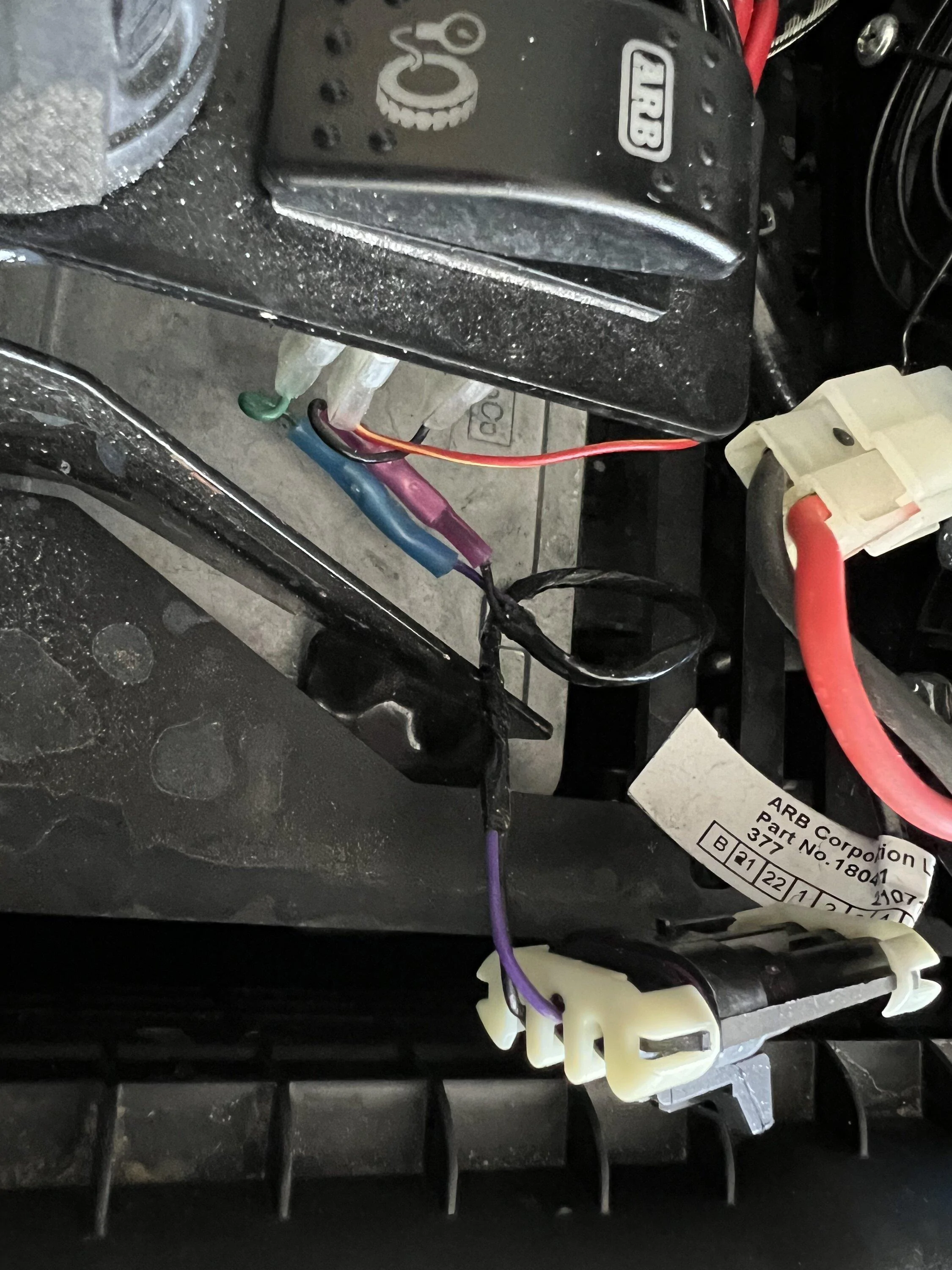 Ford Bronco Help needed with wiring an ARB button to the twin compressor IMG_1129