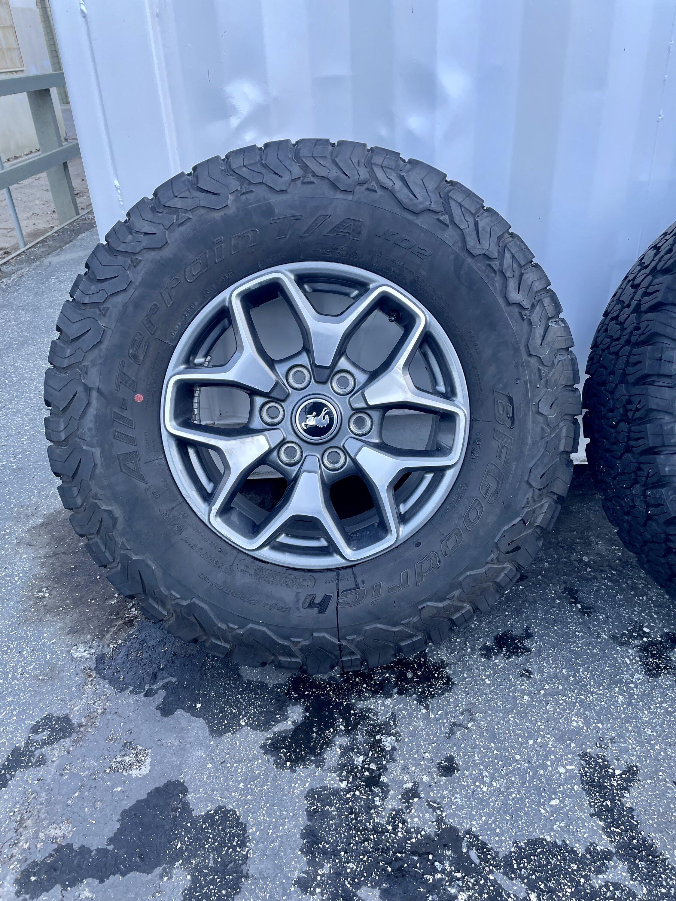 Ford Bronco Badlands wheel takeoffs 756A4145-5CD0-4C5A-AB13-145F61DD2418