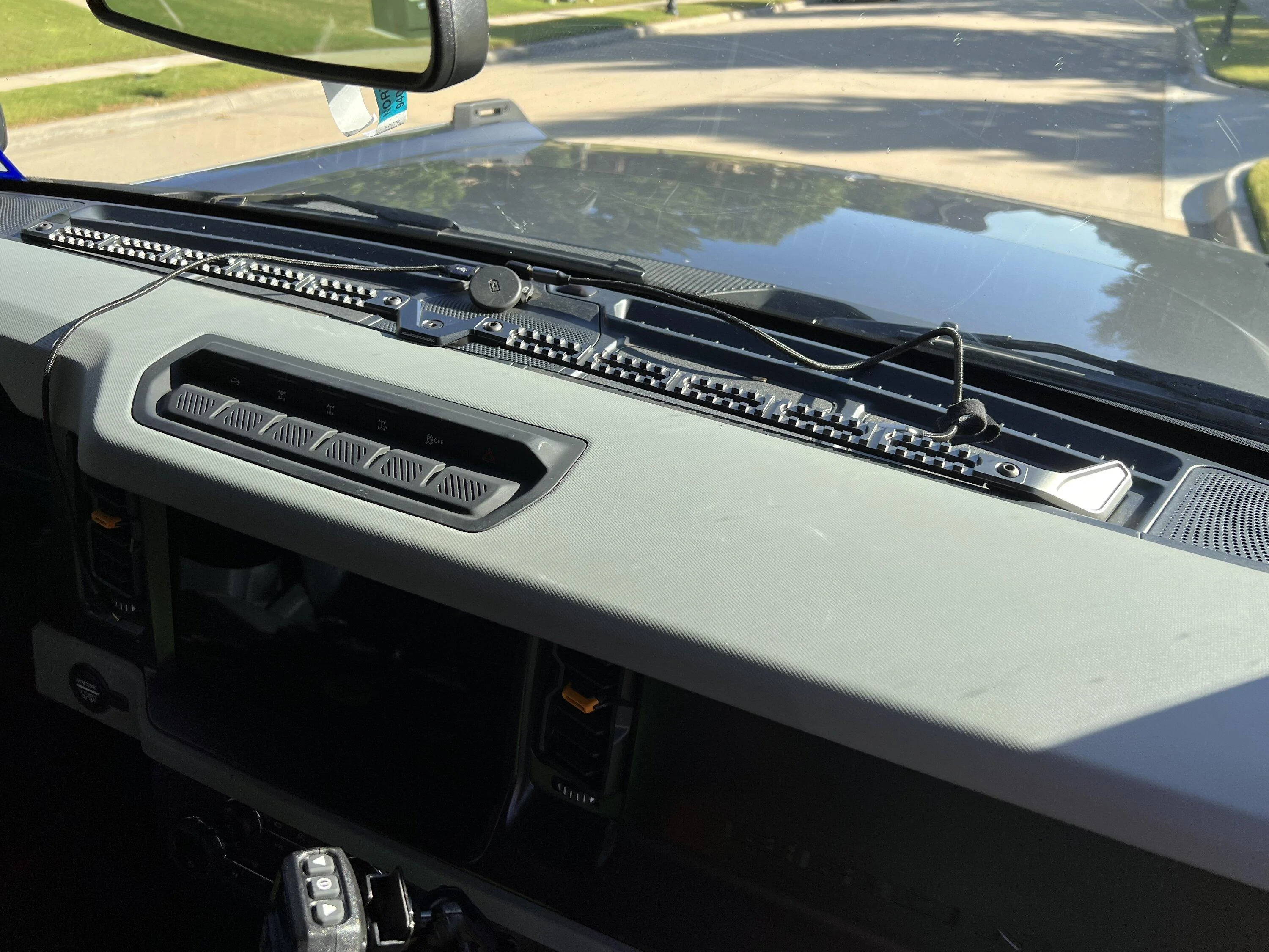Ford Bronco Archetype BYOD rail 73E4B92A-7067-4408-AC07-2CD9D81926F1