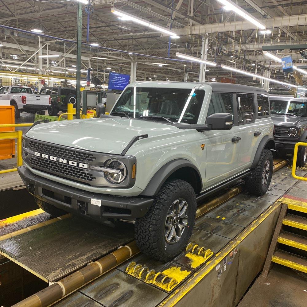 Ford Bronco 10/31/2022 build week group DE5AE34C-9CE7-463C-9E2F-4377C74E90BE