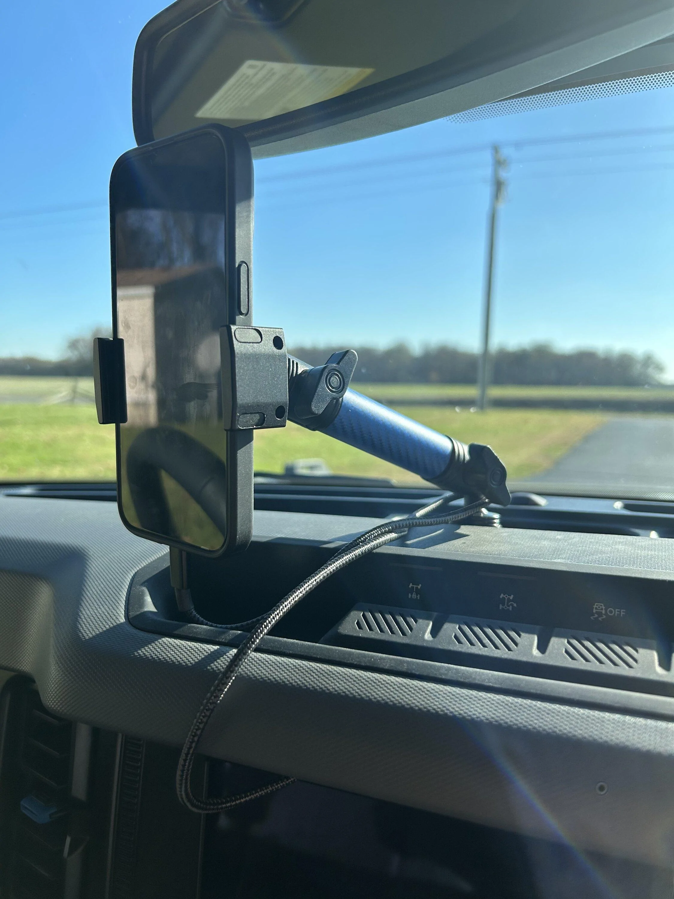 Ford Bronco My fix for dash mount phone charging D7E29827-9F0D-43B4-AD54-F82E2FC414EB