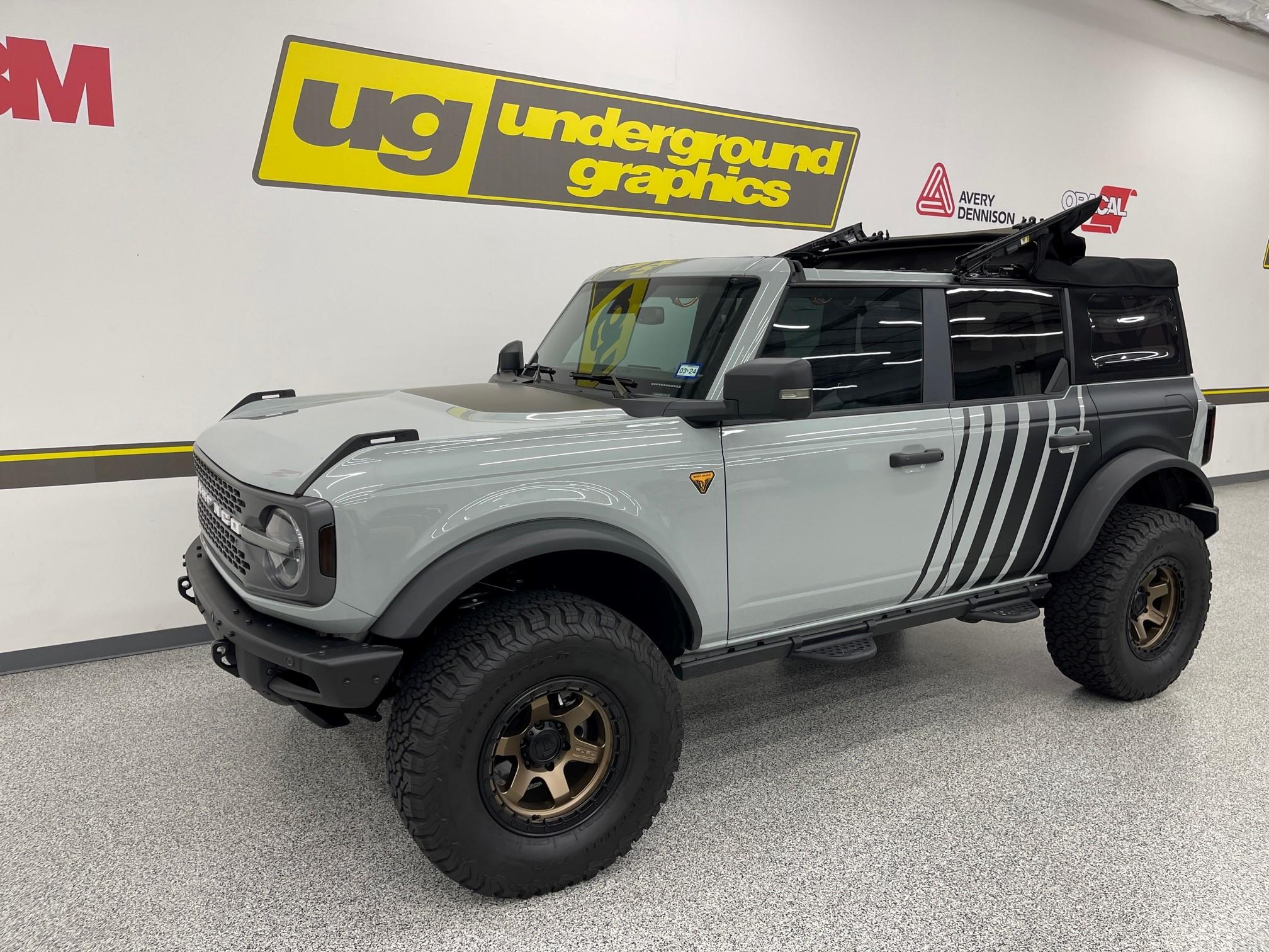 Ford Bronco Two new Bronco graphics kits from Underground! Bronco Drift 02