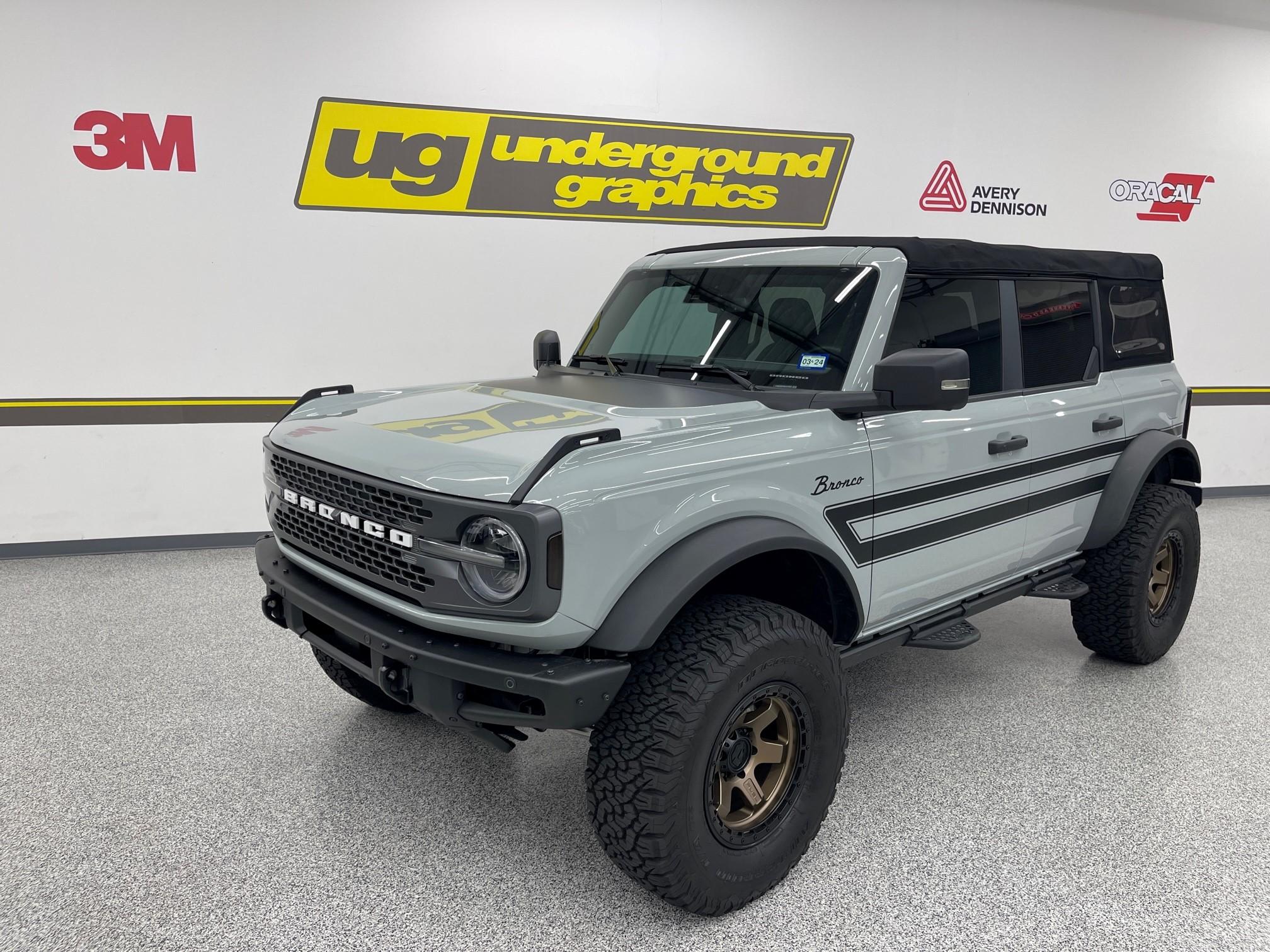 Ford Bronco Two new Bronco graphics kits from Underground! Explorer Mte blk 02
