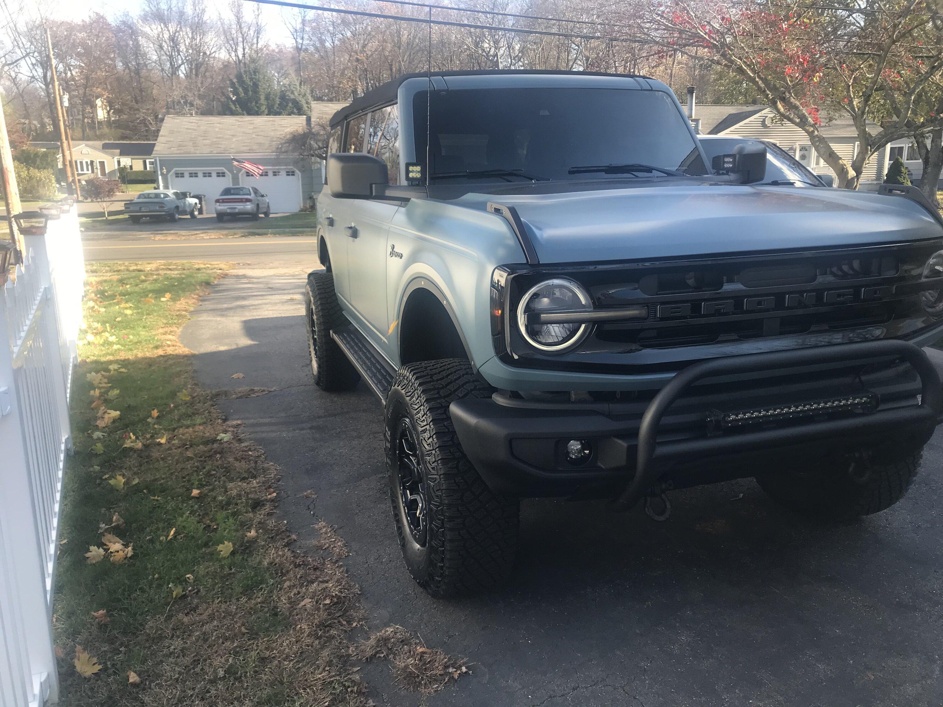 Ford Bronco Show me your lifted Broncos! 1193643E-40A7-4C75-81E5-66B7CD9B6780
