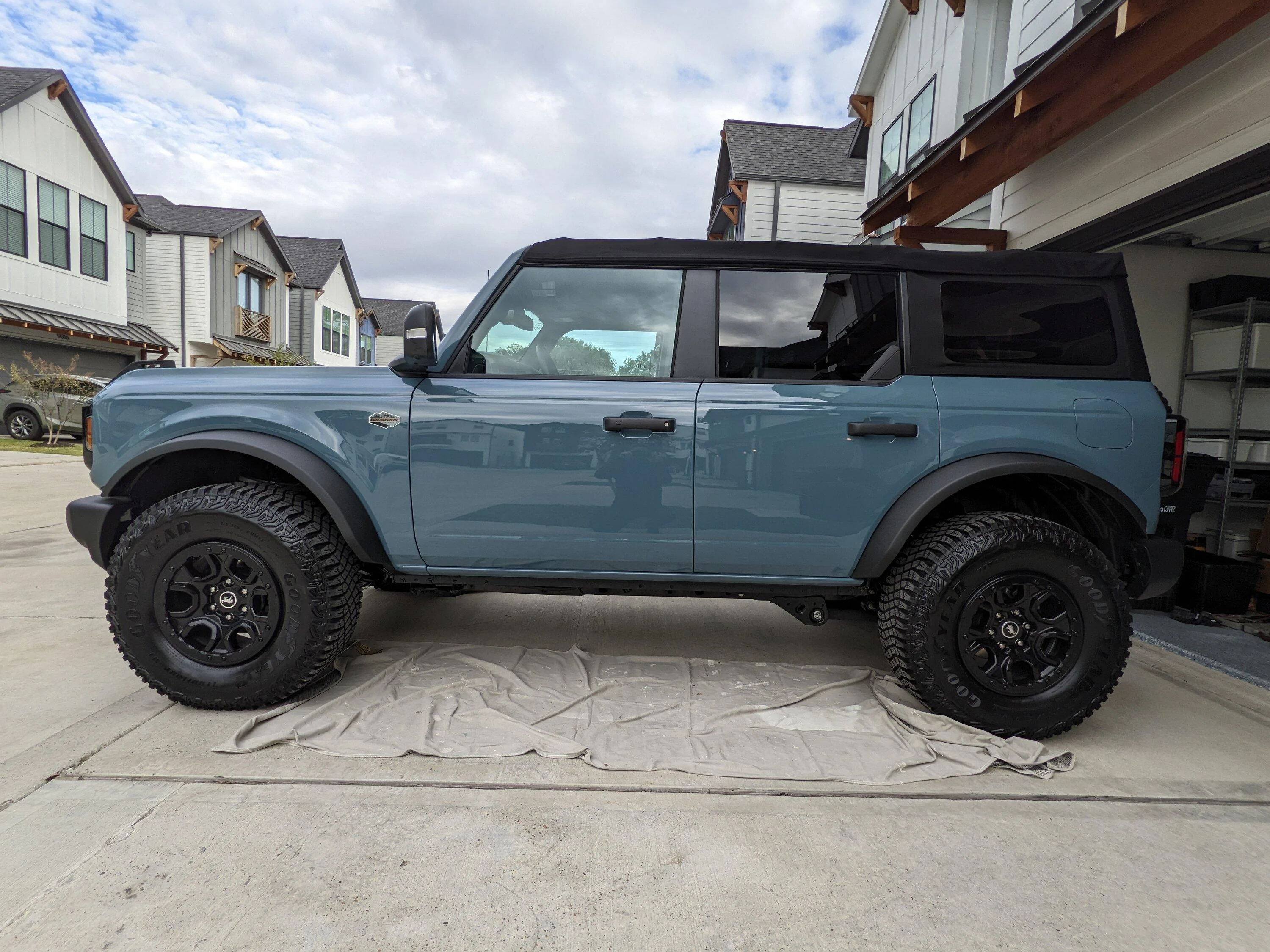 Ford Bronco Side Steps Clearance Sale PXL_20221118_212402872