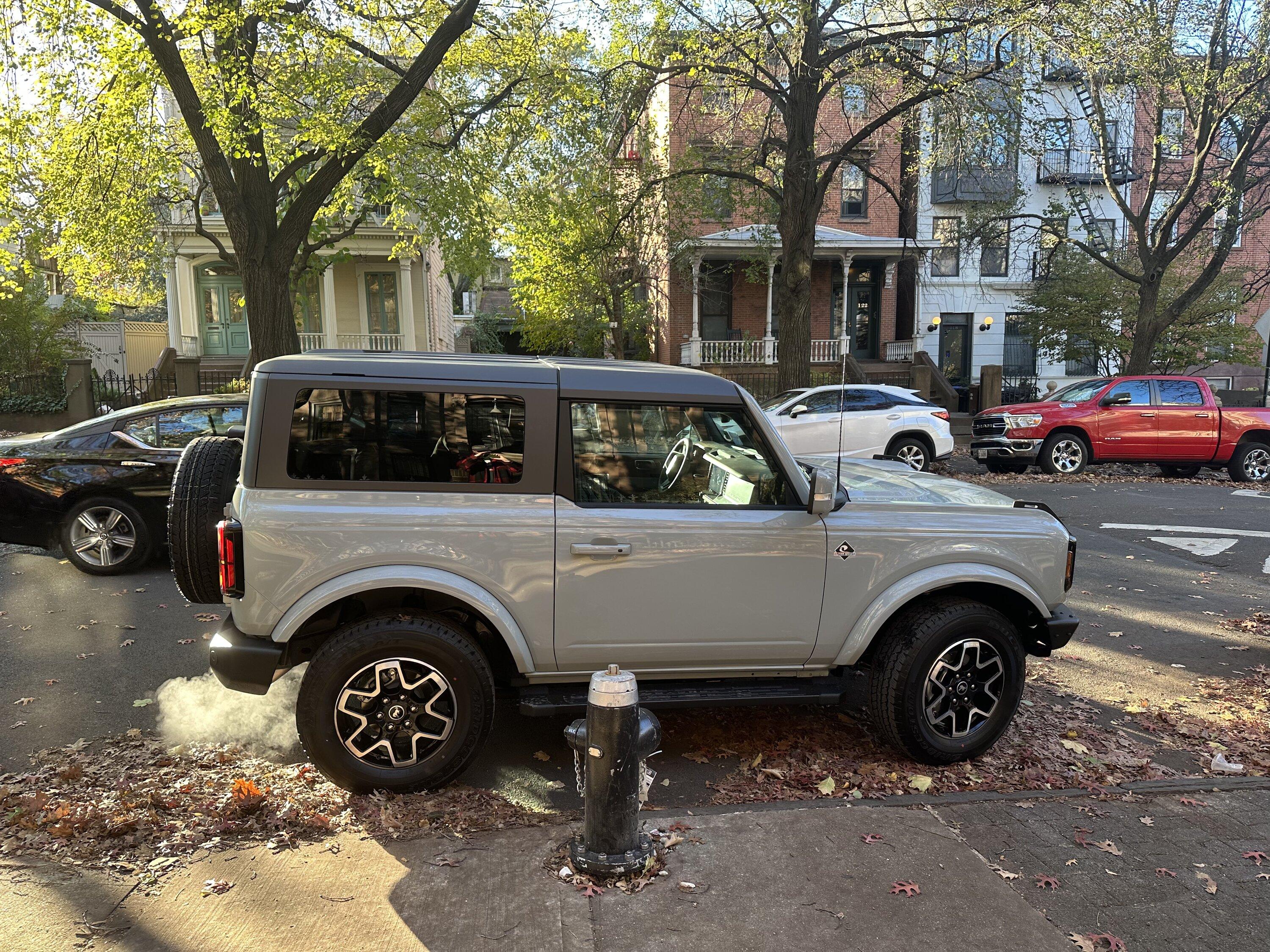 Ford Bronco Jeep XJ Comparison 0FD5397E-AAB8-44FD-8E07-DCF2AE14E16D