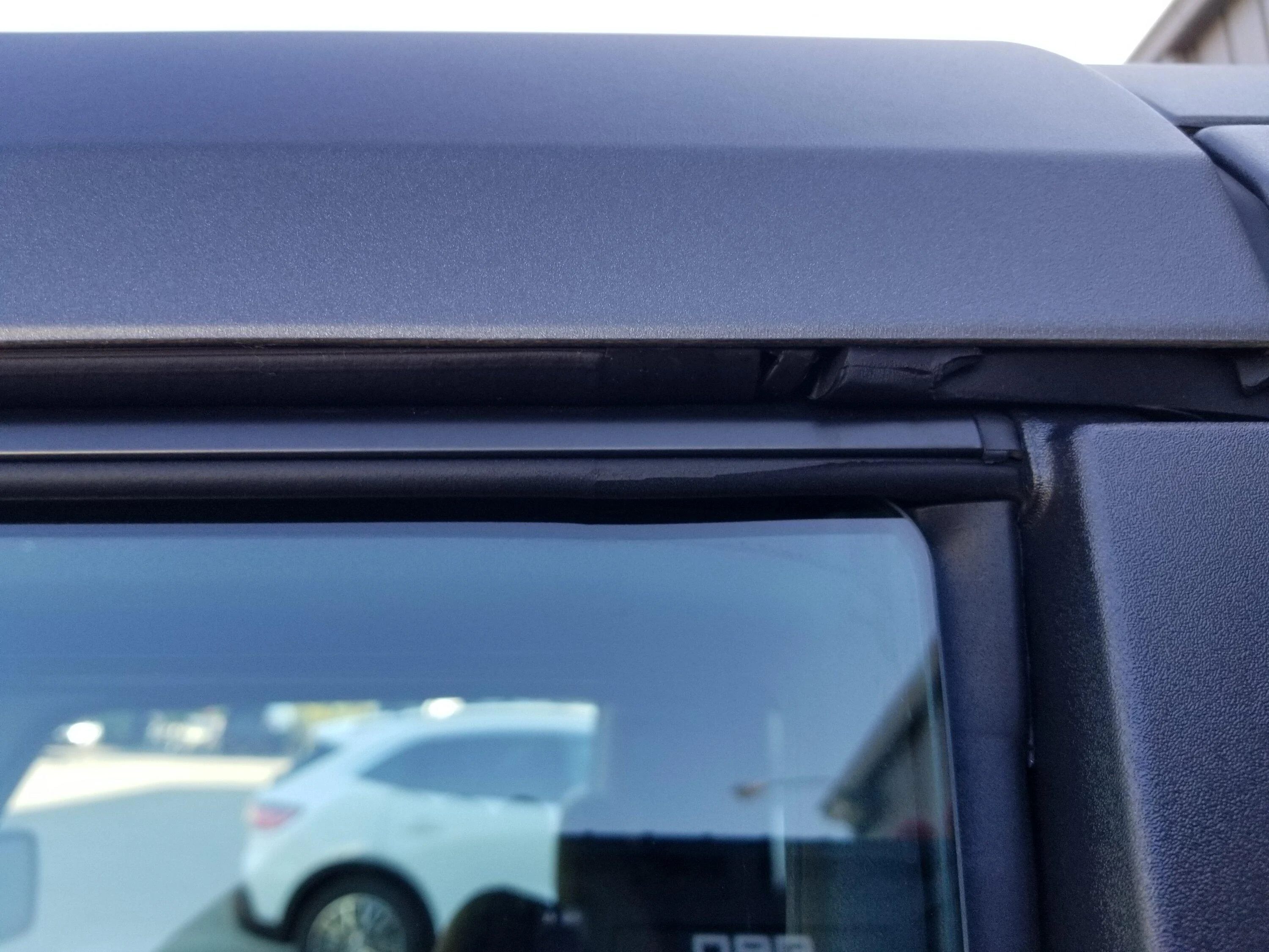 Ford Bronco MIC Top - Over Door Seal Gap 20220920_175256