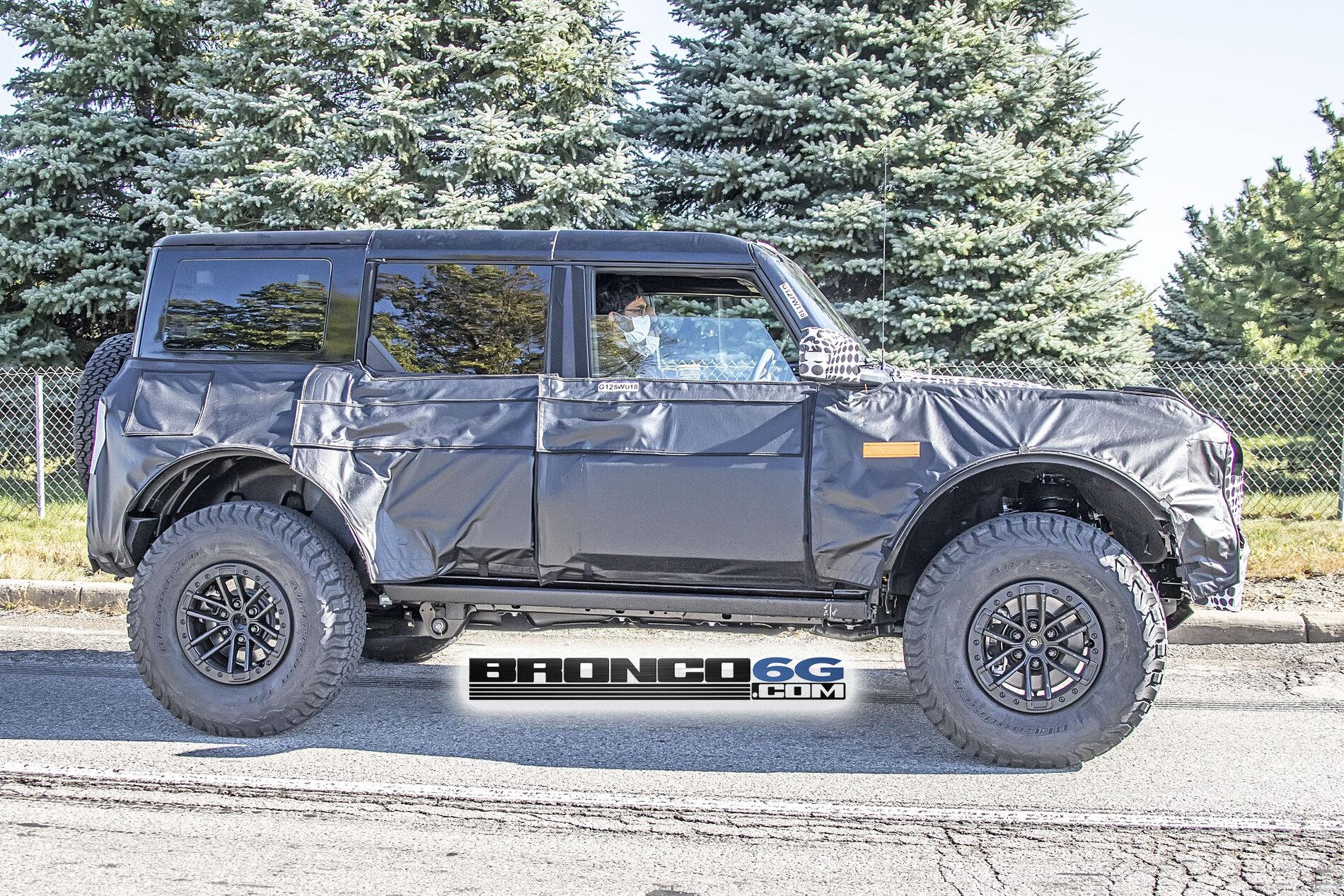 Ford Bronco Bronco Warthog Prototype Spied On Raptor 17" Bead Lock Wheels Bronco_Warthog_RaptorBeadlock.g06.Bronco_Warthog_6G.com