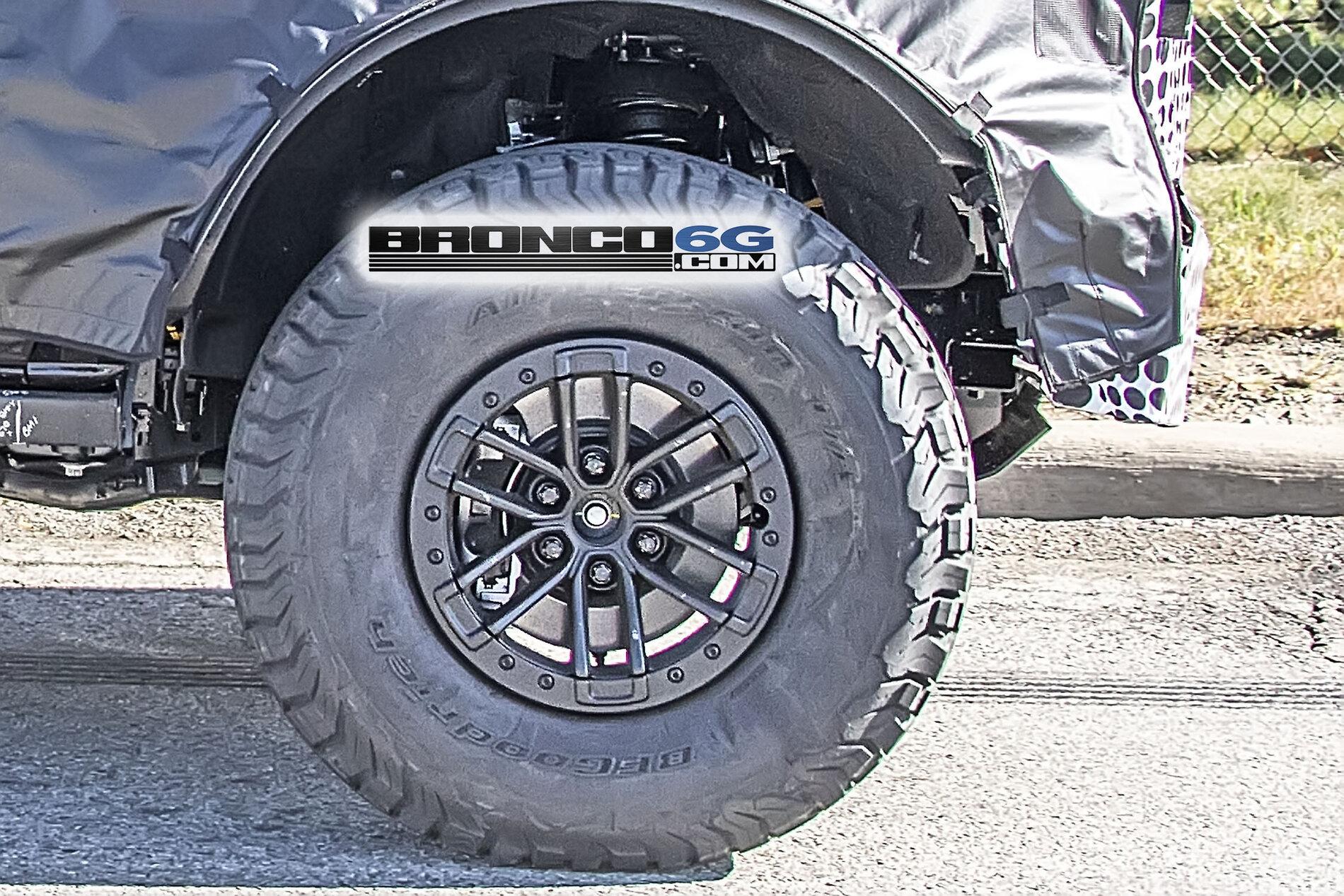 Ford Bronco Bronco Warthog Prototype Spied On Raptor 17" Bead Lock Wheels Bronco_Warthog_RaptorBeadlock.g07.Bronco_Warthog_6G.com