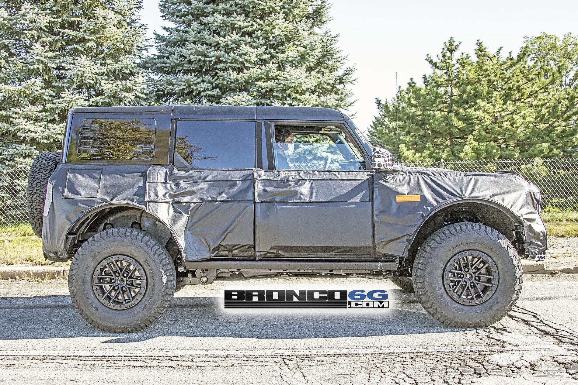 Ford Bronco Bronco Warthog Prototype Spied On Raptor 17" Bead Lock Wheels Bronco_Warthog_RaptorBeadlock.g09.Bronco_Warthog_6G.com