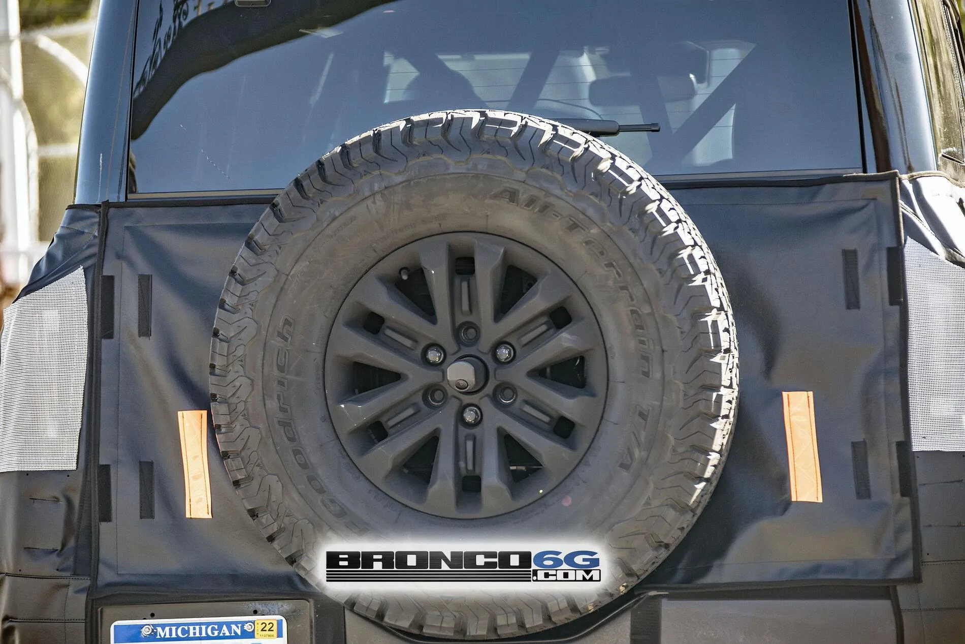 Ford Bronco Bronco Warthog Prototype Spied On Raptor 17" Bead Lock Wheels Bronco_Warthog_RaptorBeadlock.g14.Bronco_Warthog_6G.com
