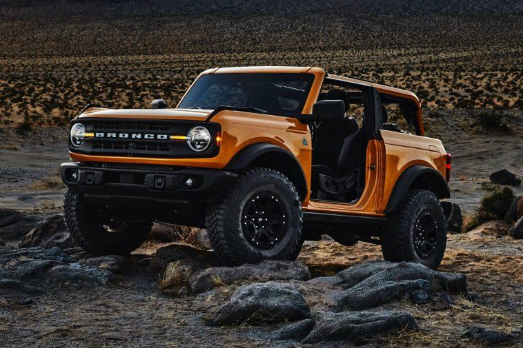 Ford Bronco bronco rear a/c vents explained Cyber-Orange-Metallic-roof-off-doors-off-1-758x505