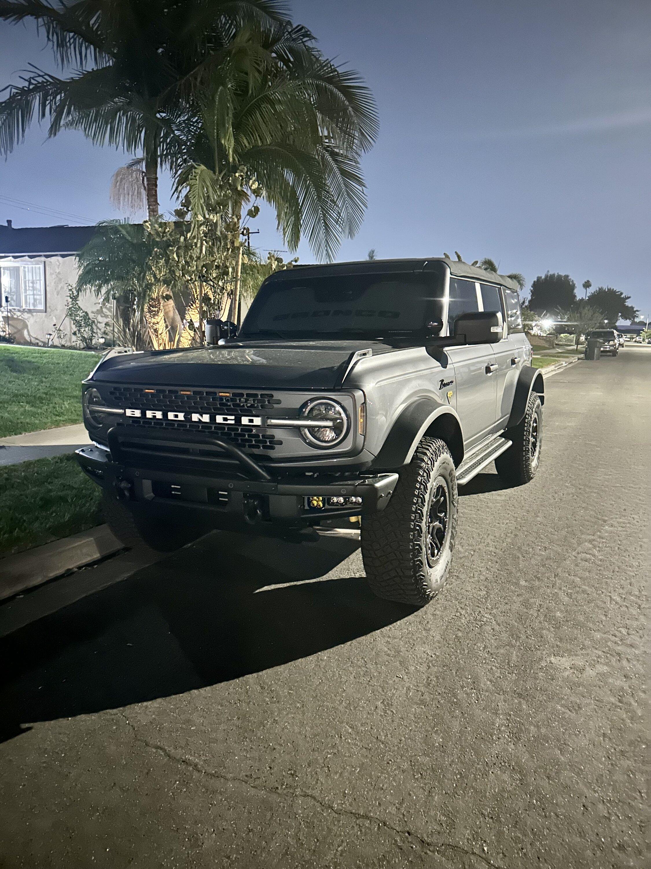 Ford Bronco WTB: Ford OEM Modular Bumper 1669098381715