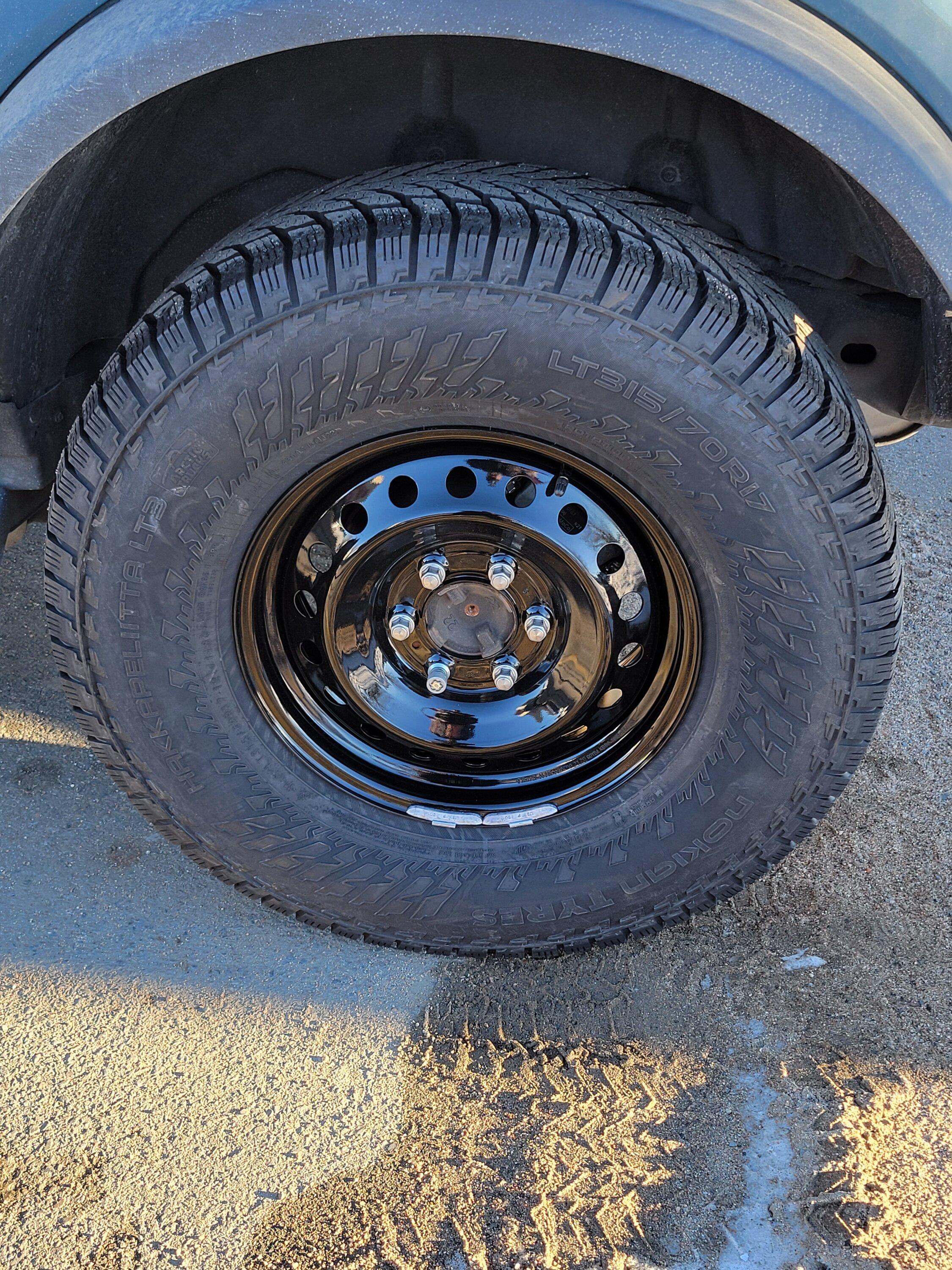 Ford Bronco 35" Nokian Snow Tires Mounted on Wildtrak Bronco 20221122_145424