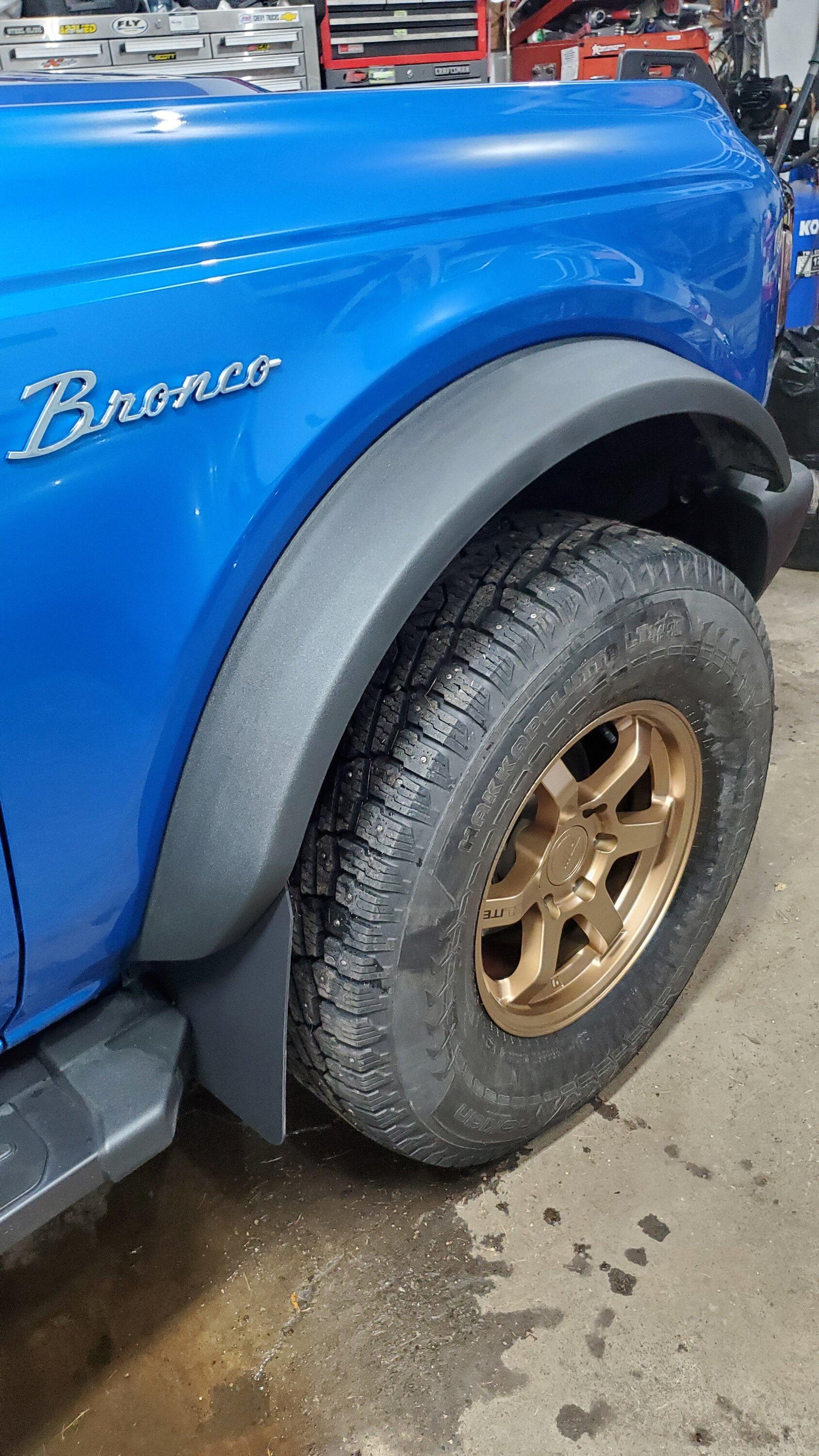 Ford Bronco 35" Nokian Snow Tires Mounted on Wildtrak Bronco 20221017_192924