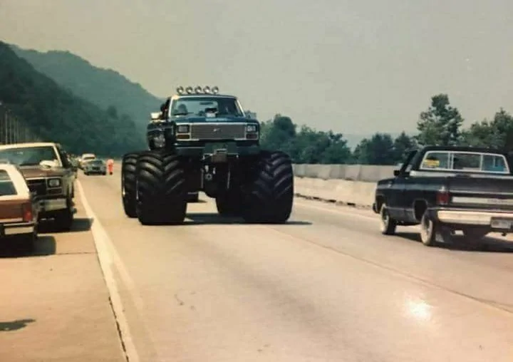 Ford Bronco How bad is the back seat space / legroom in a 2dr bronco? b6dea3abce52b8ea0715da5ed8144d01