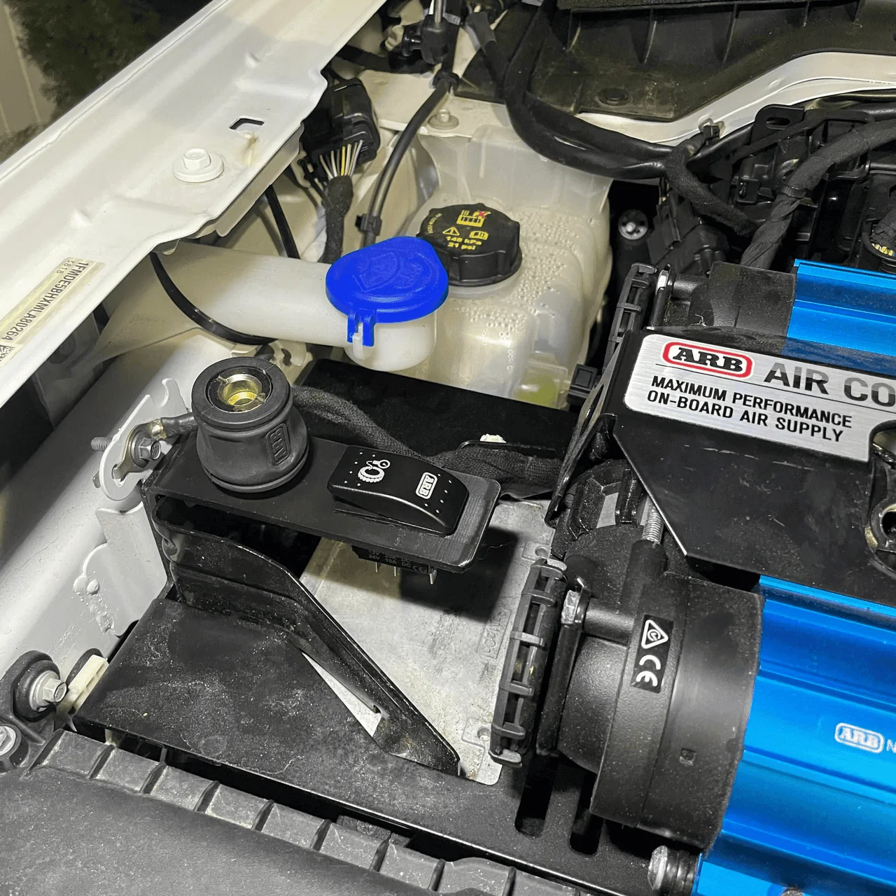 Ford Bronco Creative place to mount a single ARB air compressor? 1669217398745