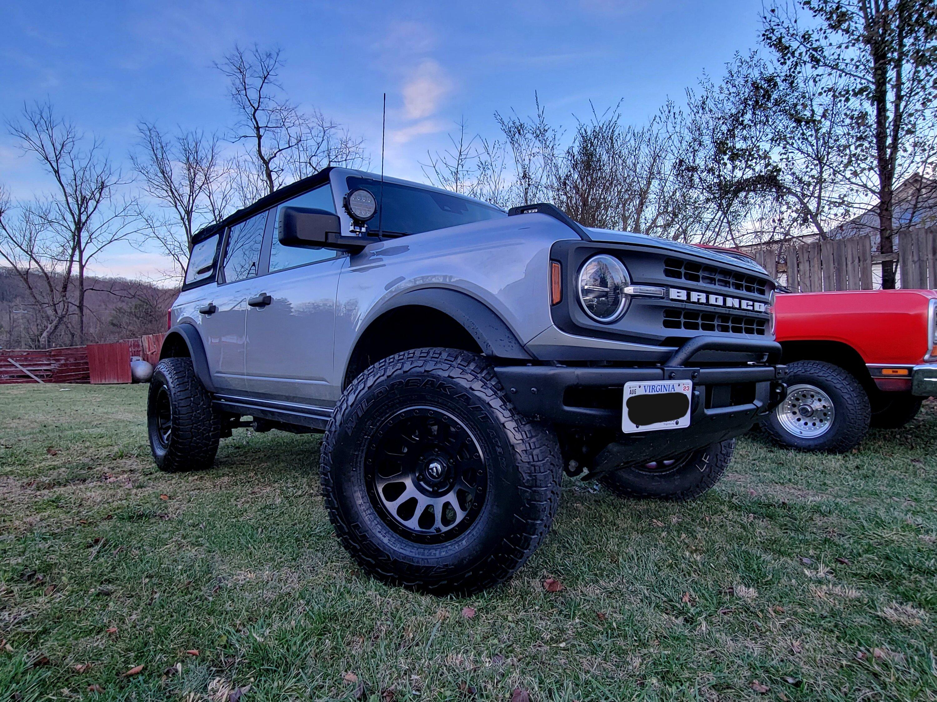 Ford Bronco ICONIC SILVER Bronco Club 20221123_170704