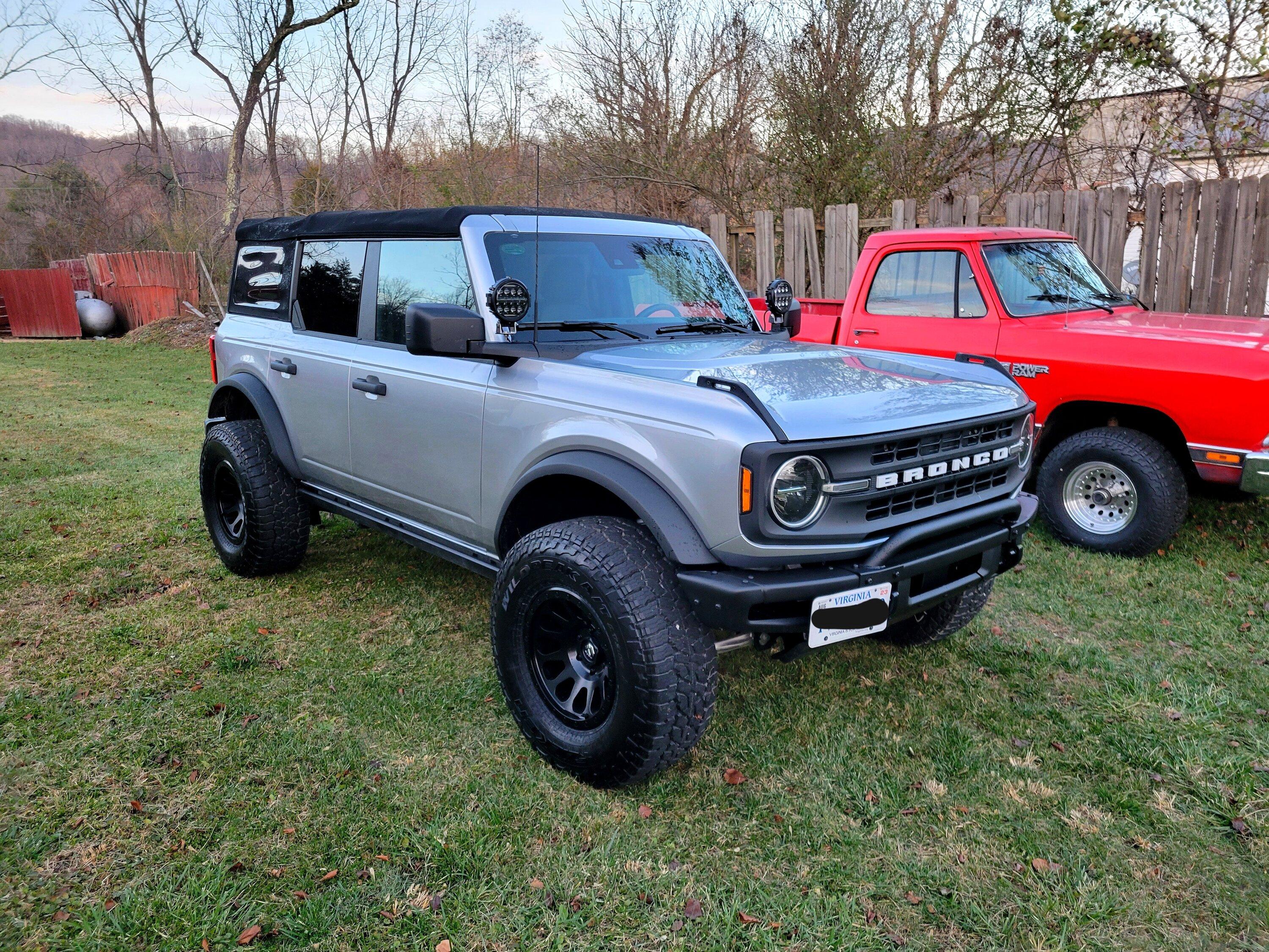 Ford Bronco ICONIC SILVER Bronco Club 20221123_170947