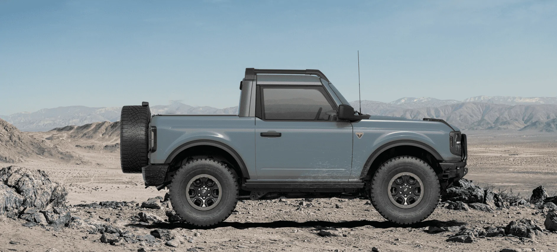 Ford Bronco Do we need a Bronco with more seats? Bronco half roof