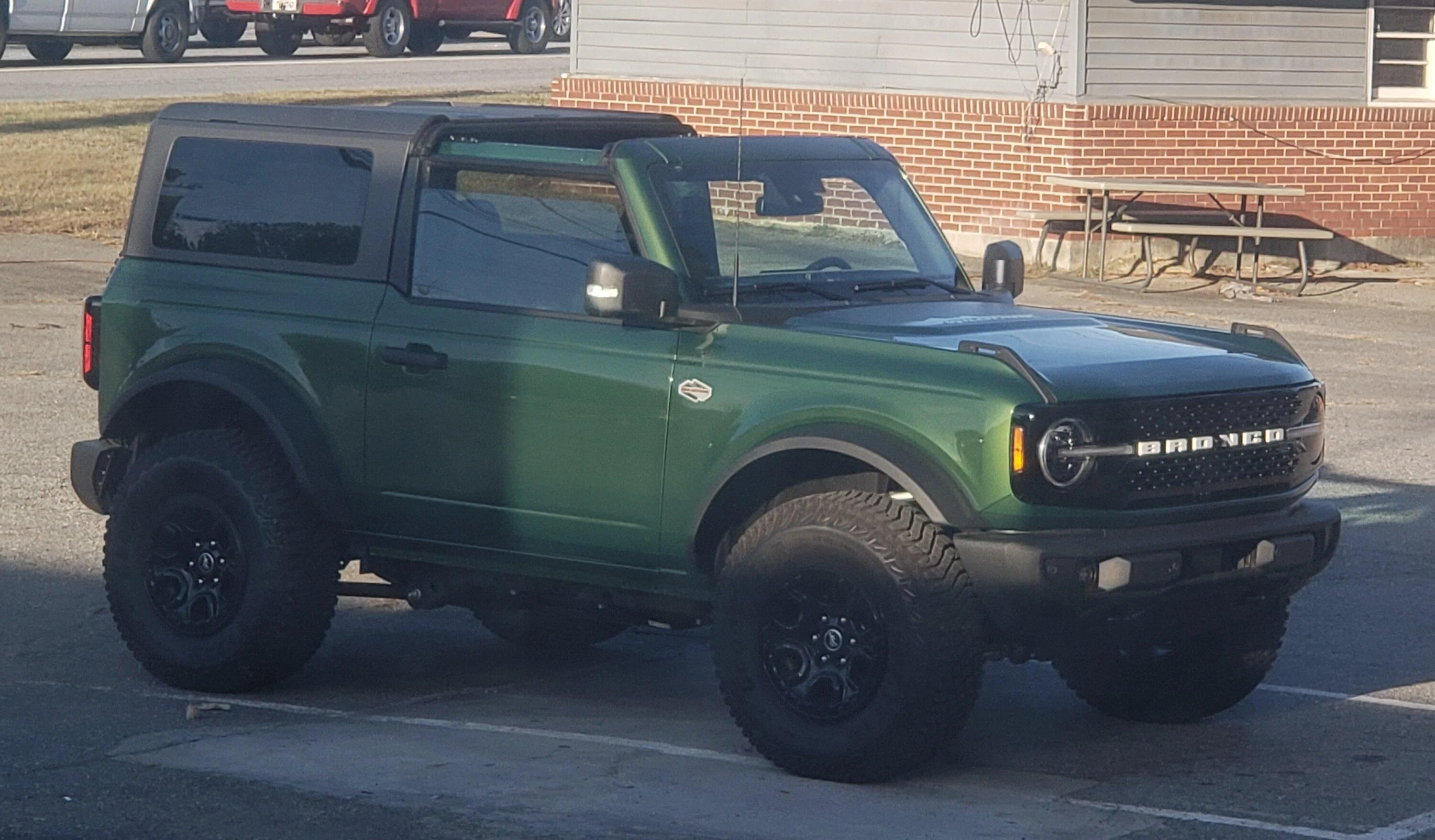 Ford Bronco build week 10/24 Bronco t-tops off