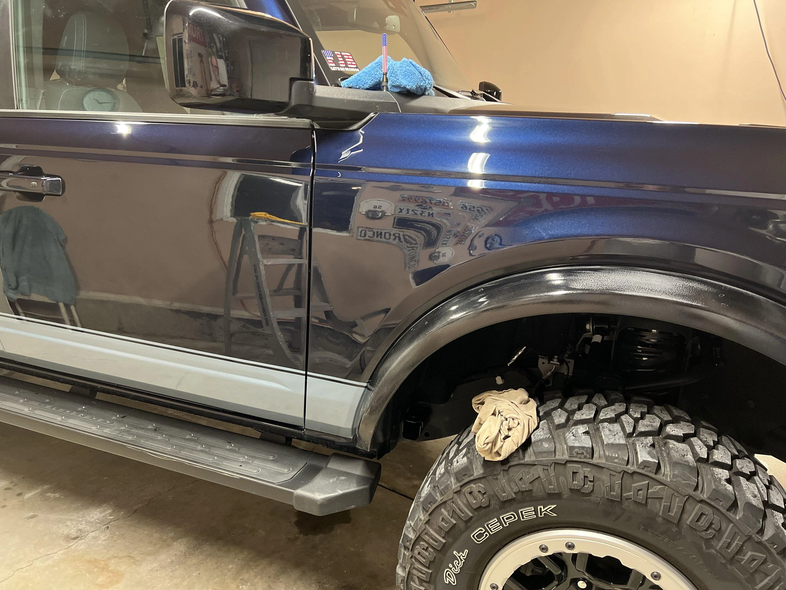 Ford Bronco Modified Area 51 (added pearl) lower stripes 1EA6FA34-9844-44C2-8596-14C493C5609D