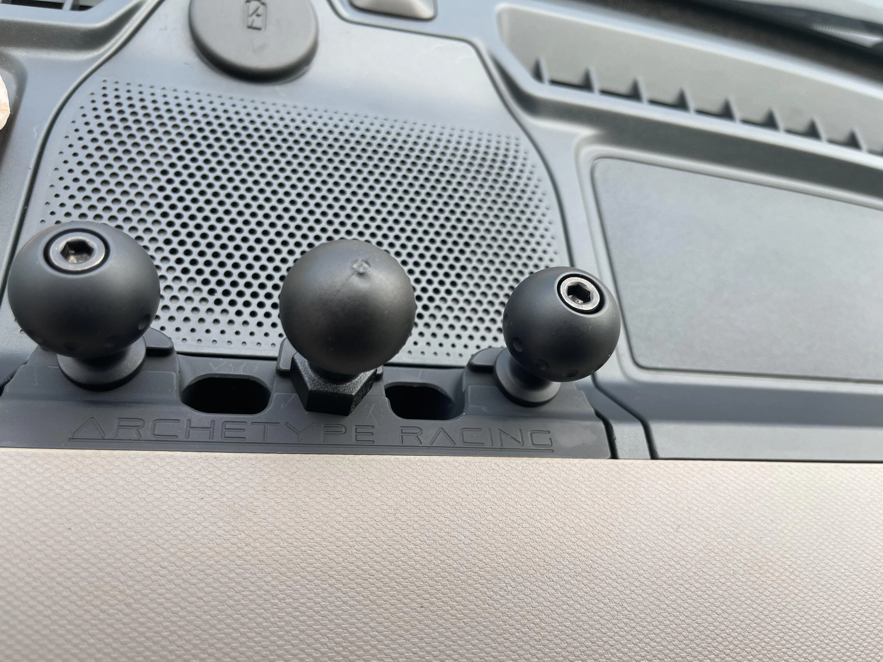 Ford Bronco Device Holder - 67Design vs BulletPoint Mounting ? F47FBFDF-5818-4BE8-B034-9DFDC0198262
