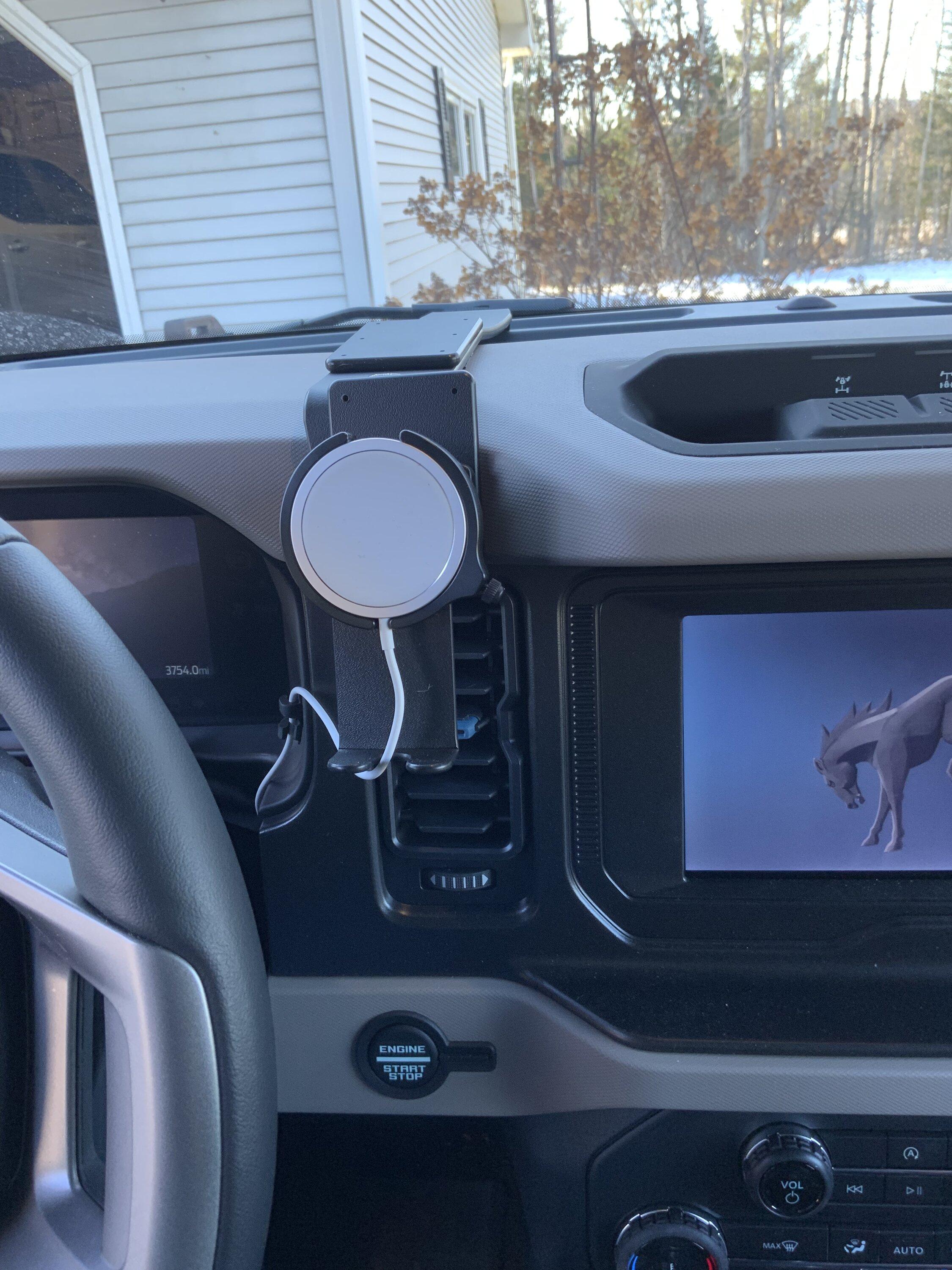 Ford Bronco Finally, a Magsafe charging setup I like... 5272F847-BA49-47A3-A79F-5ACDC59BEE3E