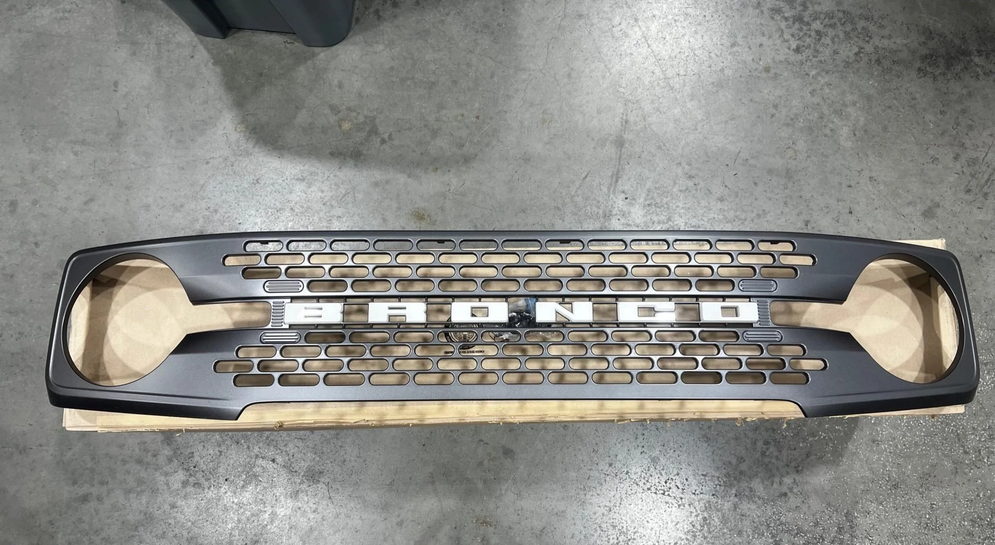 Ford Bronco Badlands - Front Grille W/Camera Mount grille 2
