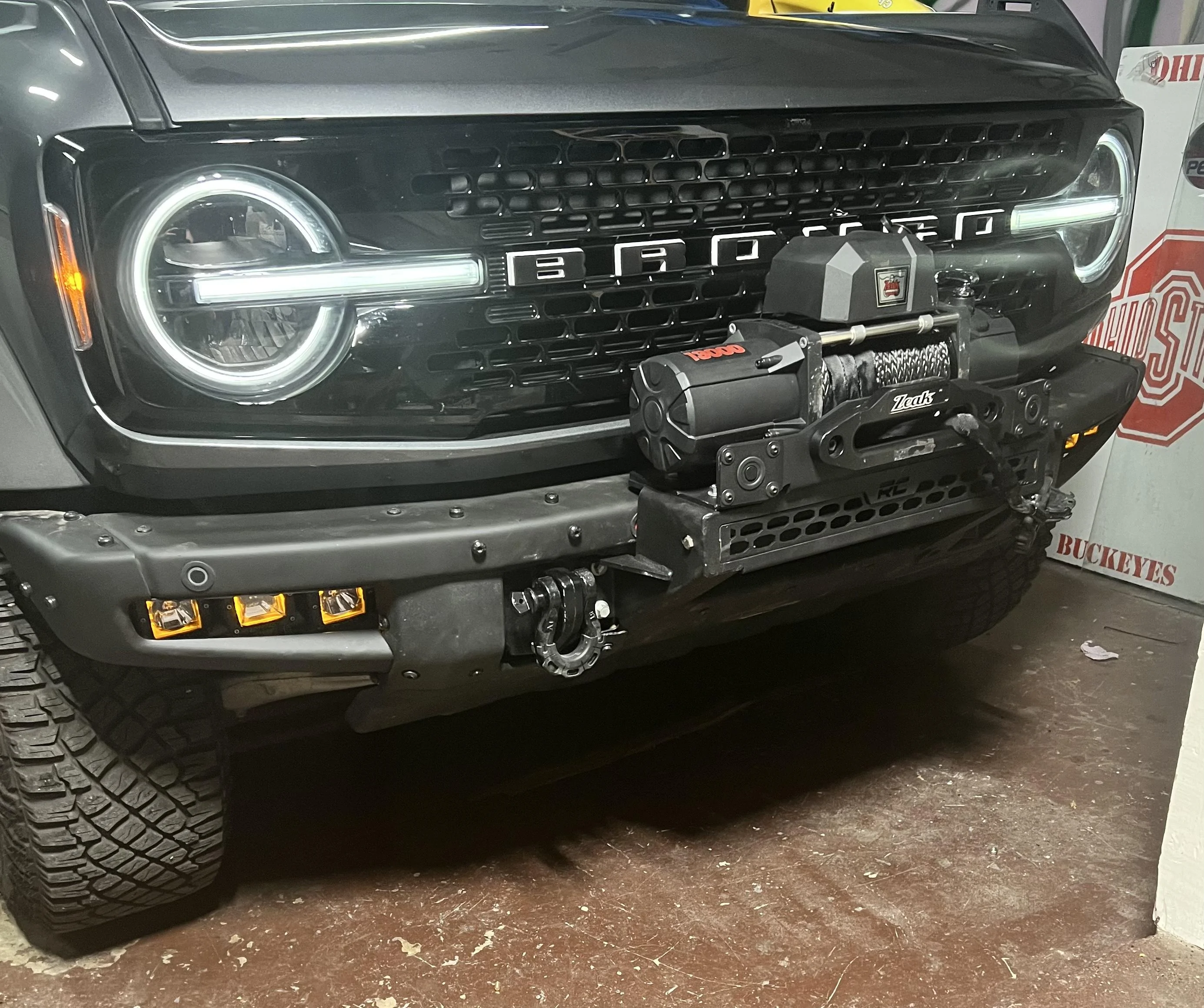 Ford Bronco Winch and mount 32A6B655-BFC0-402F-AF1C-81C185036E62
