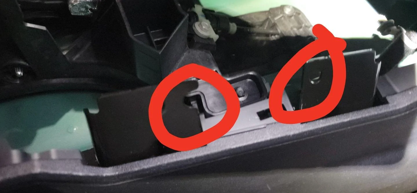 Ford Bronco Grab bar is flimsy b8e041d2-f572-4ca1-af46-883cedc3c62aorca-image-