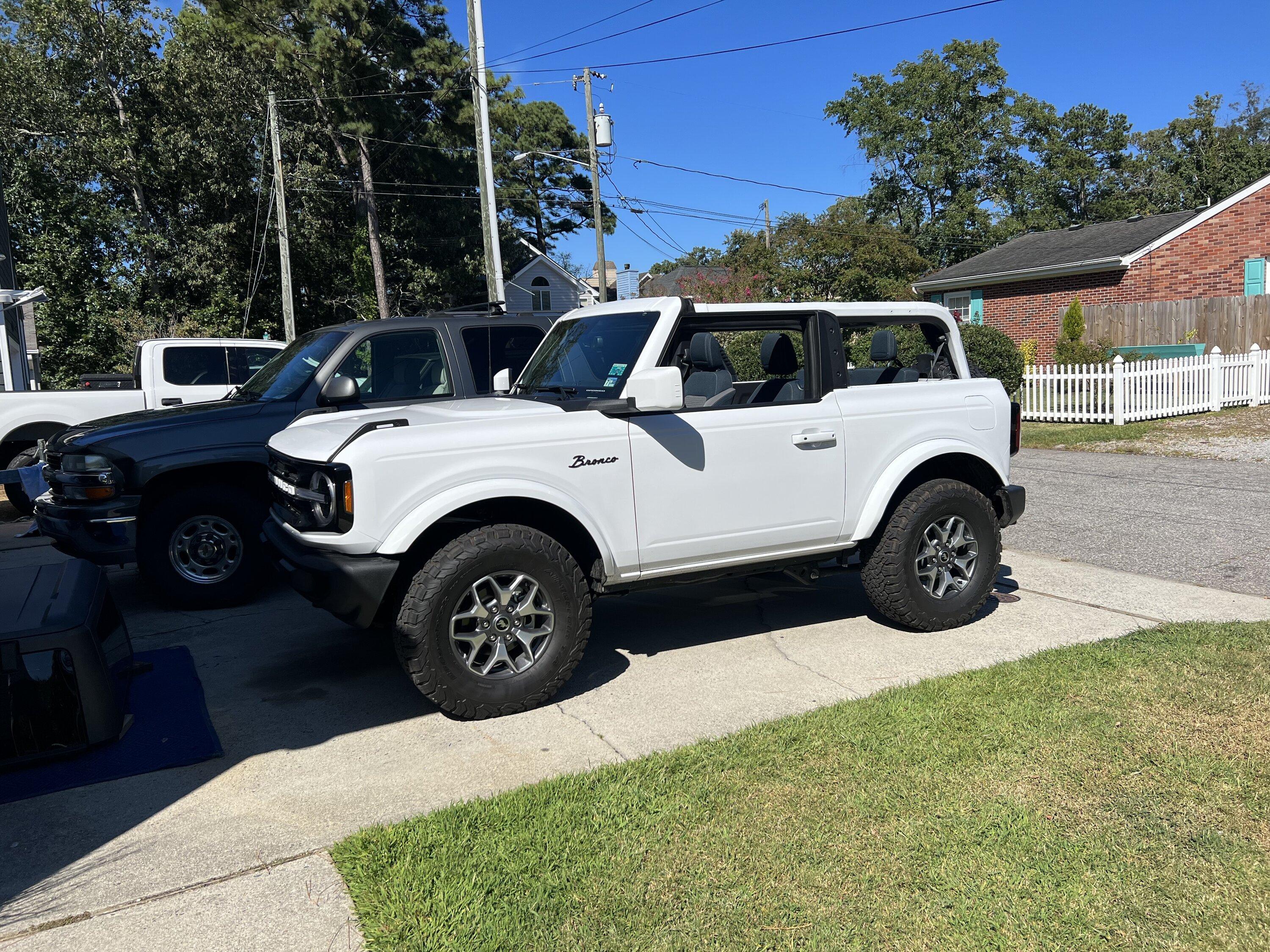Ford Bronco Got an Old Style Bronco script badge? 3248FBA8-4070-4505-83B3-542D50A028A6